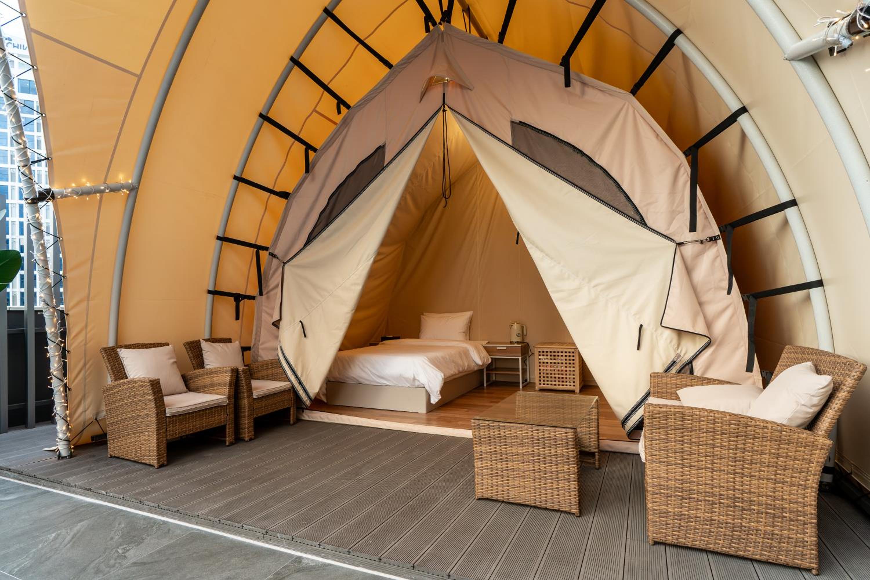 Glamping Party Room - Photo 9