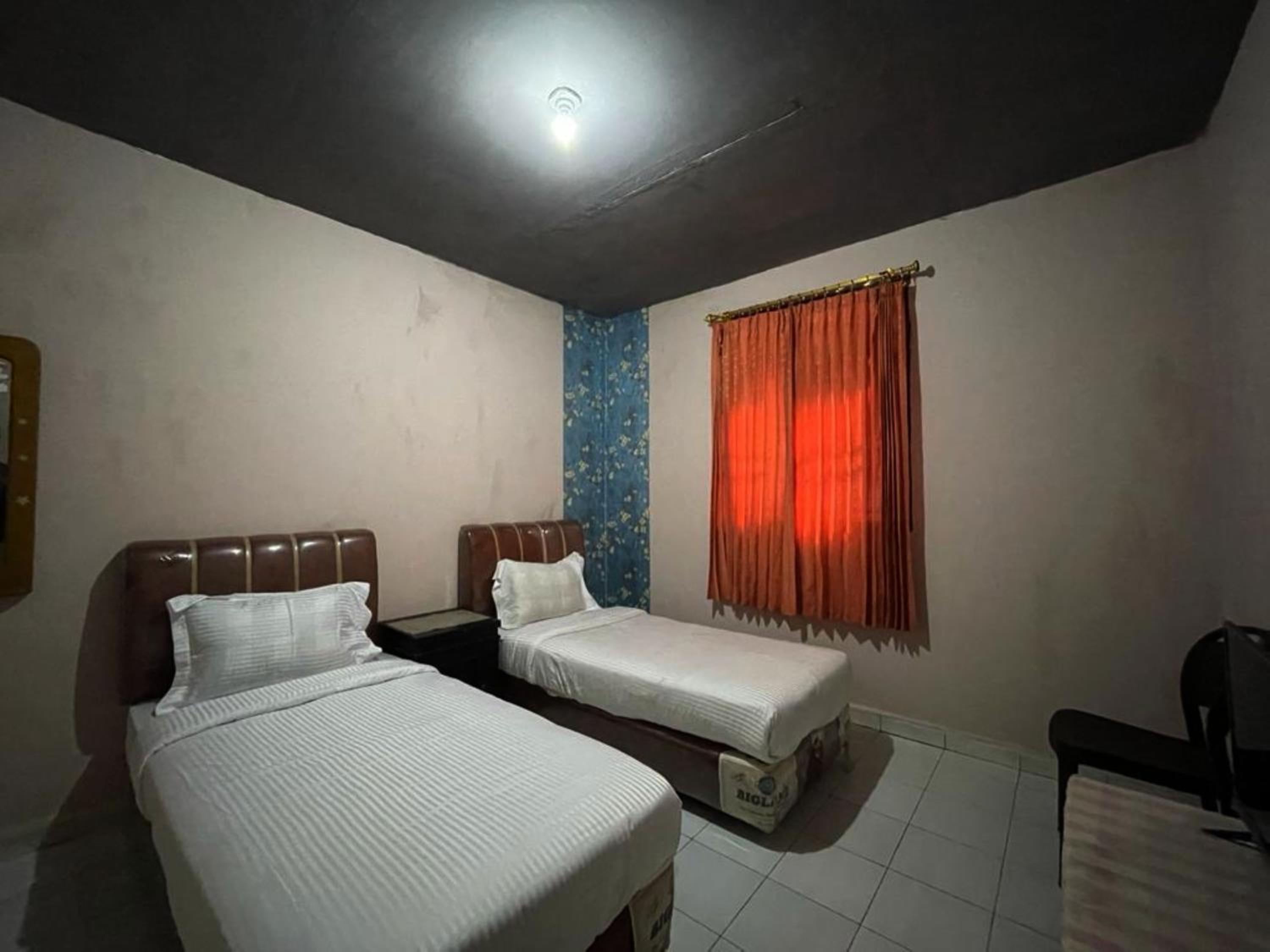 Economy Twin Room