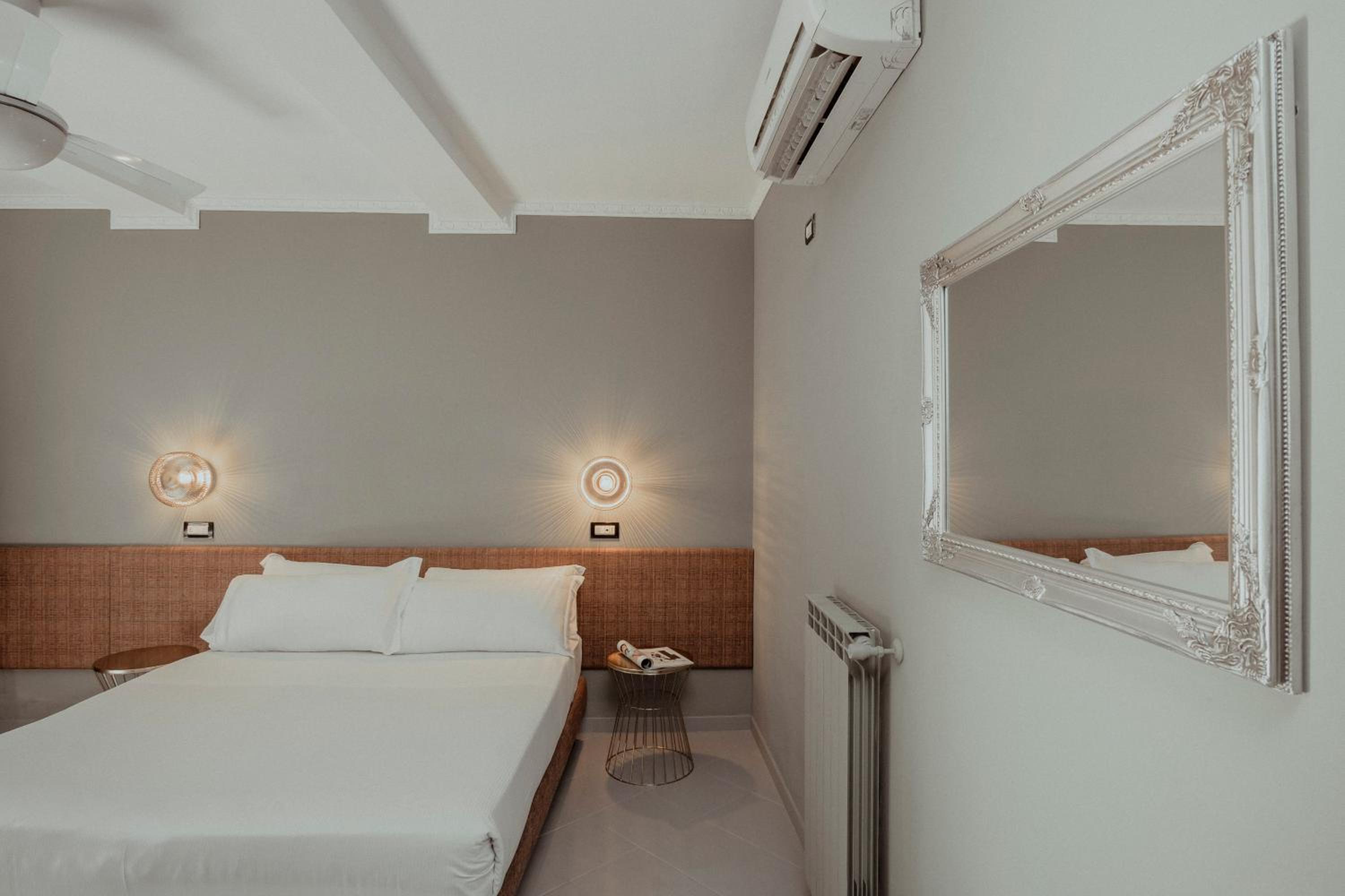 Quadruple Room thumbnail 5