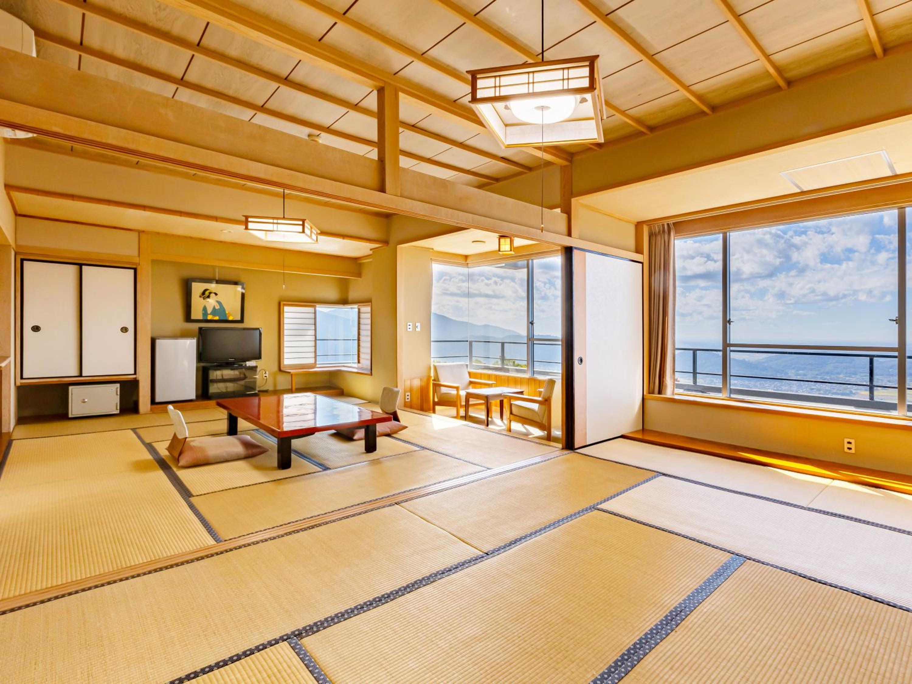 Japanese F 10+9.5Tatami Panorama View With private bathroom Nonsmoking