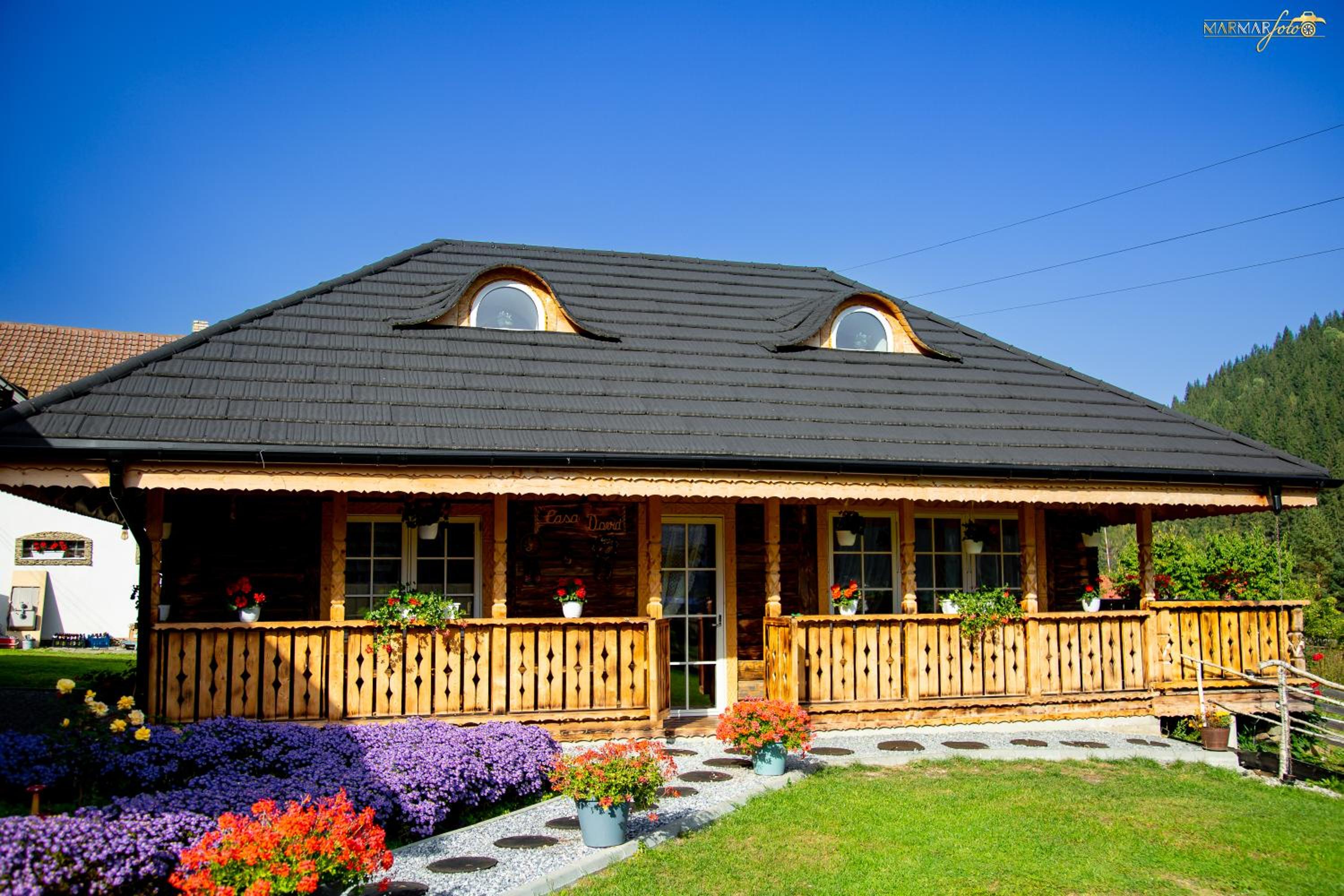 Three-Bedroom House photo 3