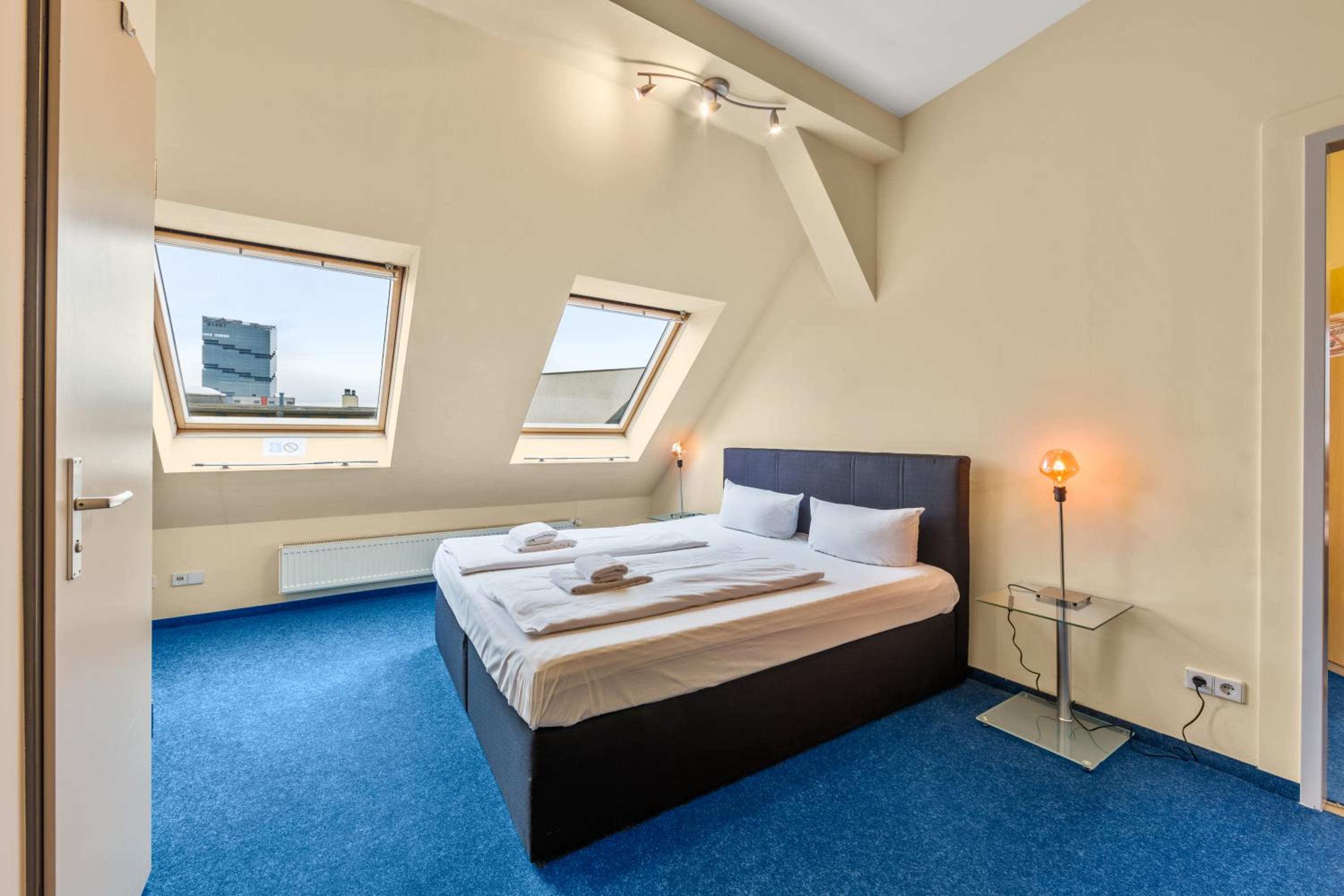 Large Double or Twin Room photo 3