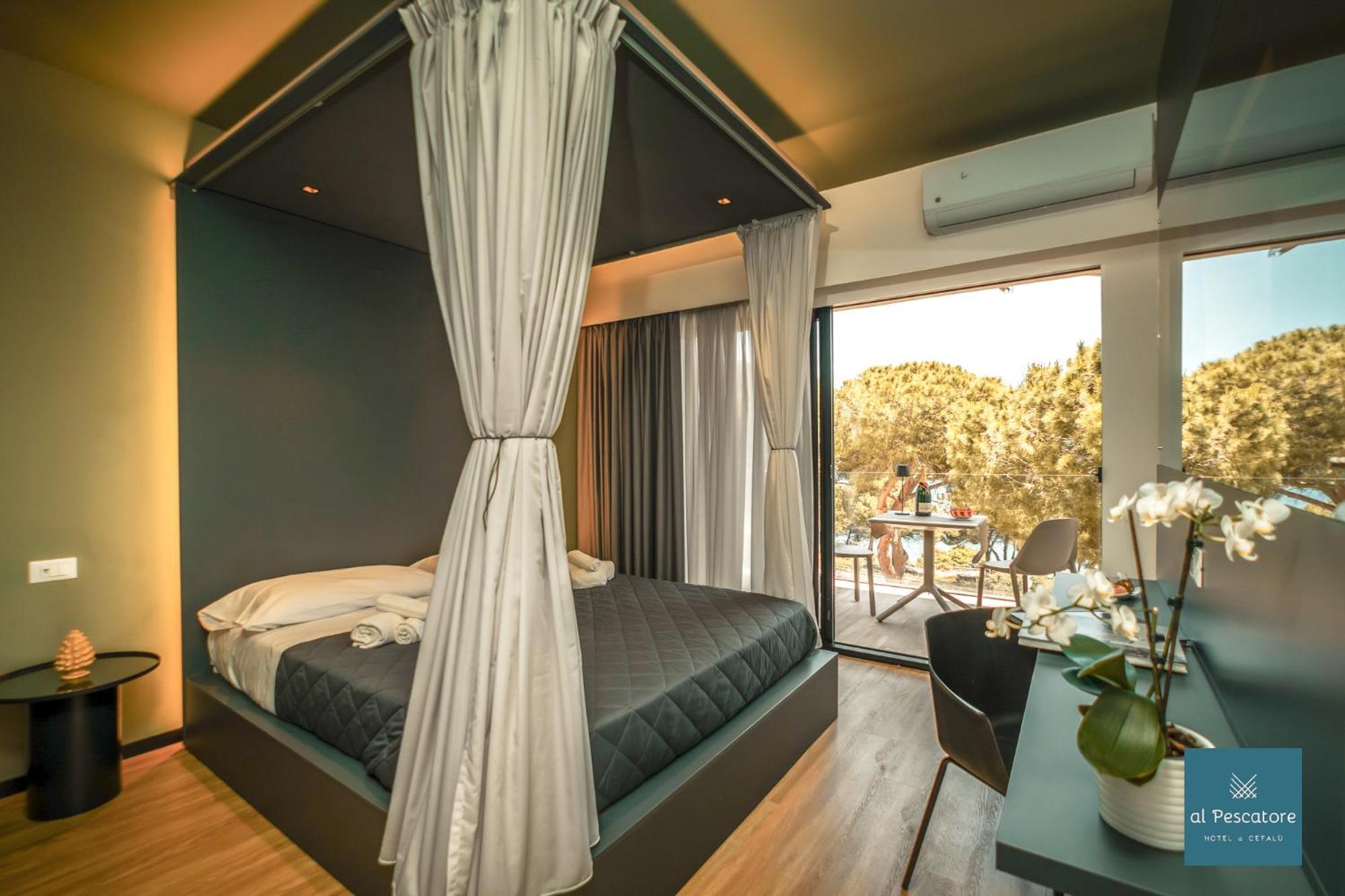 Superior Double Room with Terrace and Sea View photo 1