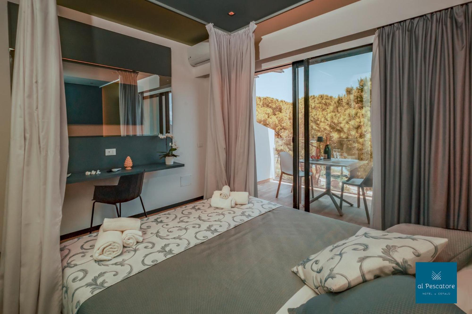 Superior Double Room with Terrace and Sea View photo 2