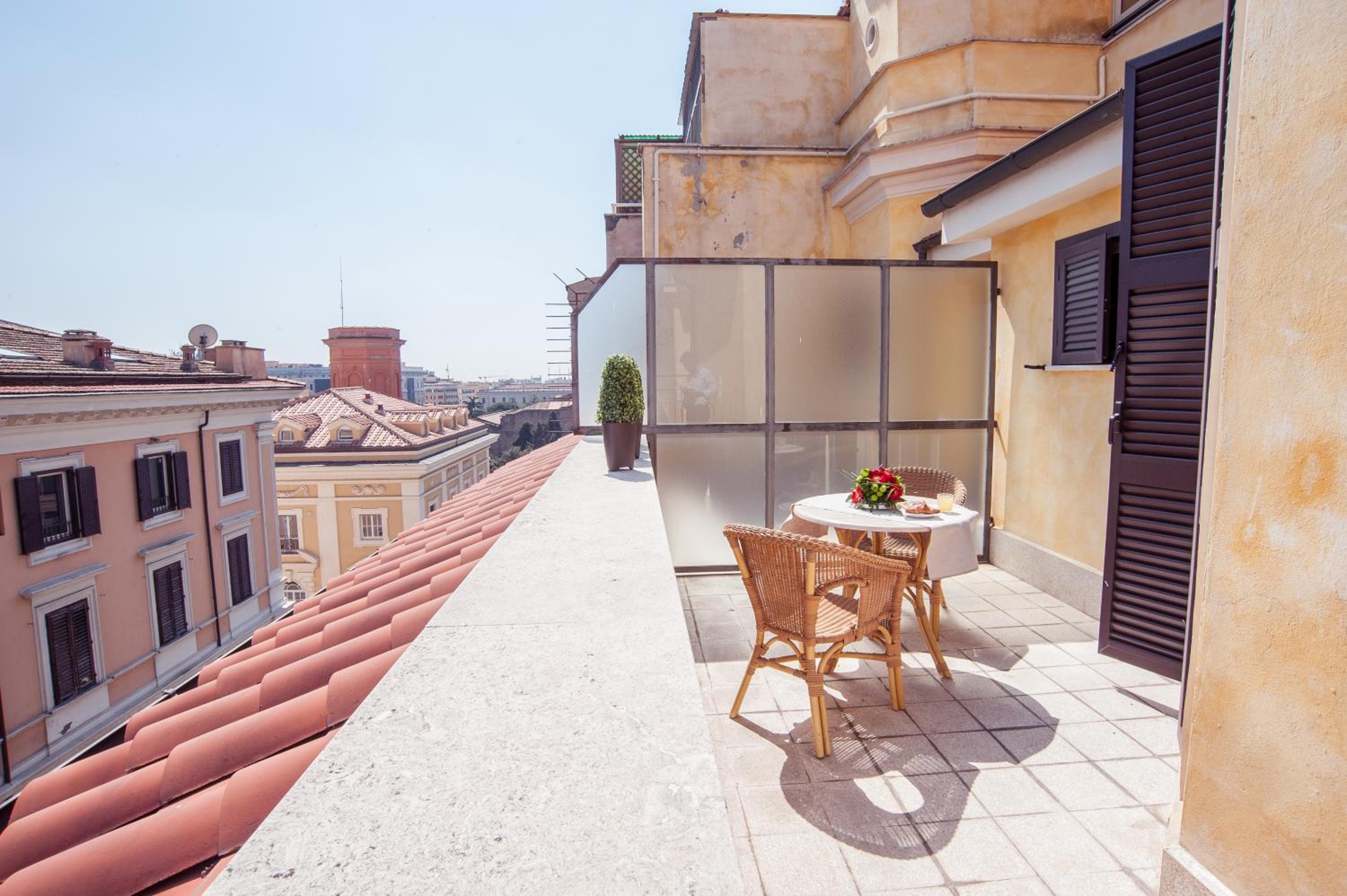 Double or Twin Room with Balcony thumbnail 5