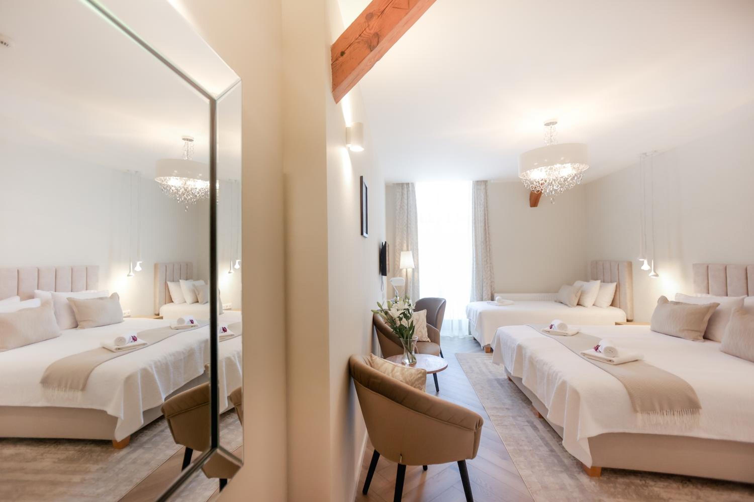 Deluxe Triple Room - Photo 4
