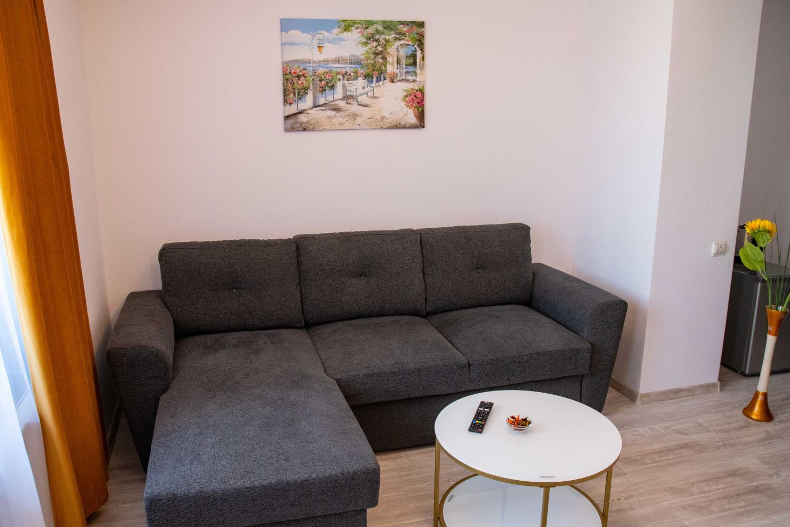 Apartment - Photo 4