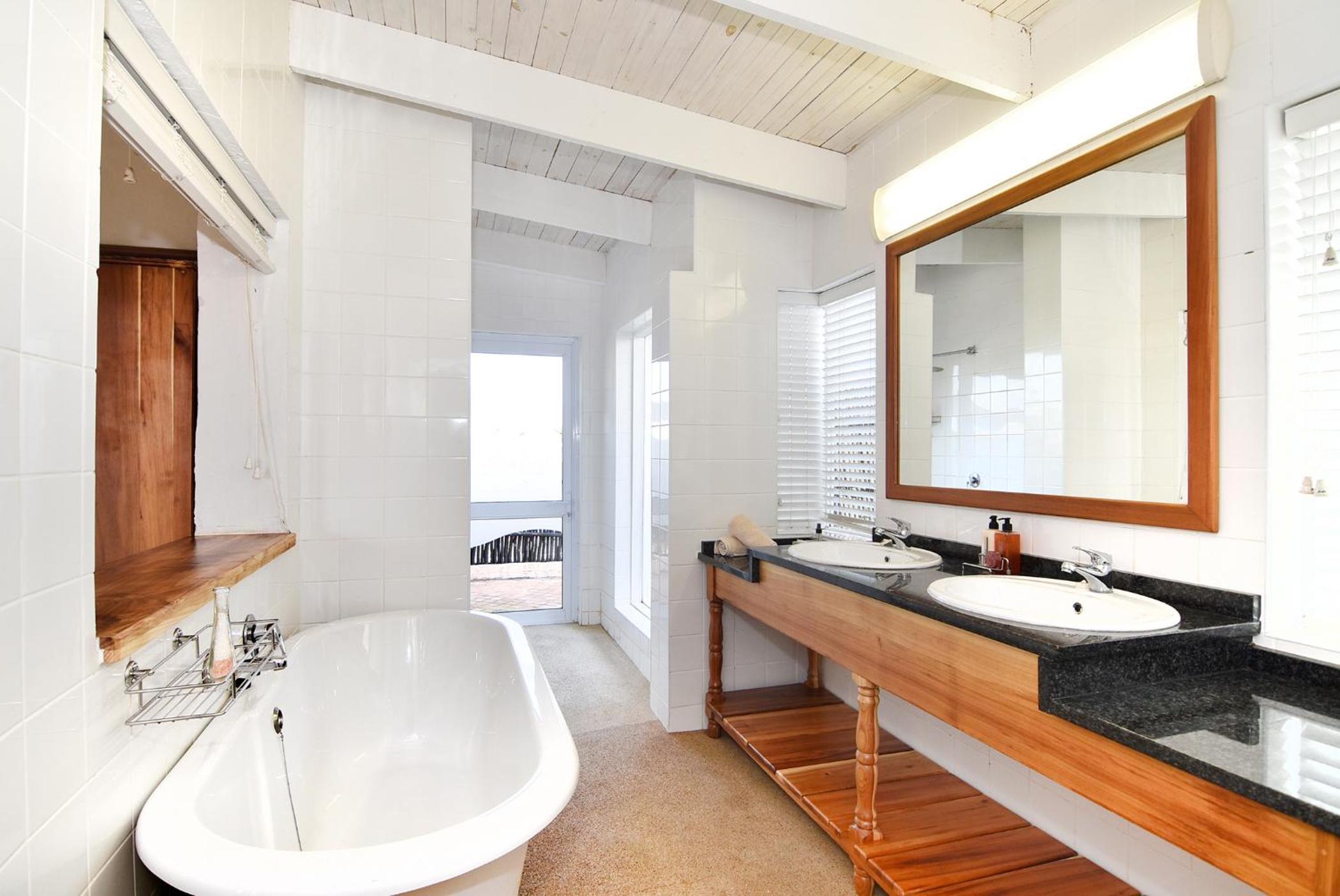 Double or Twin Room - Photo 16