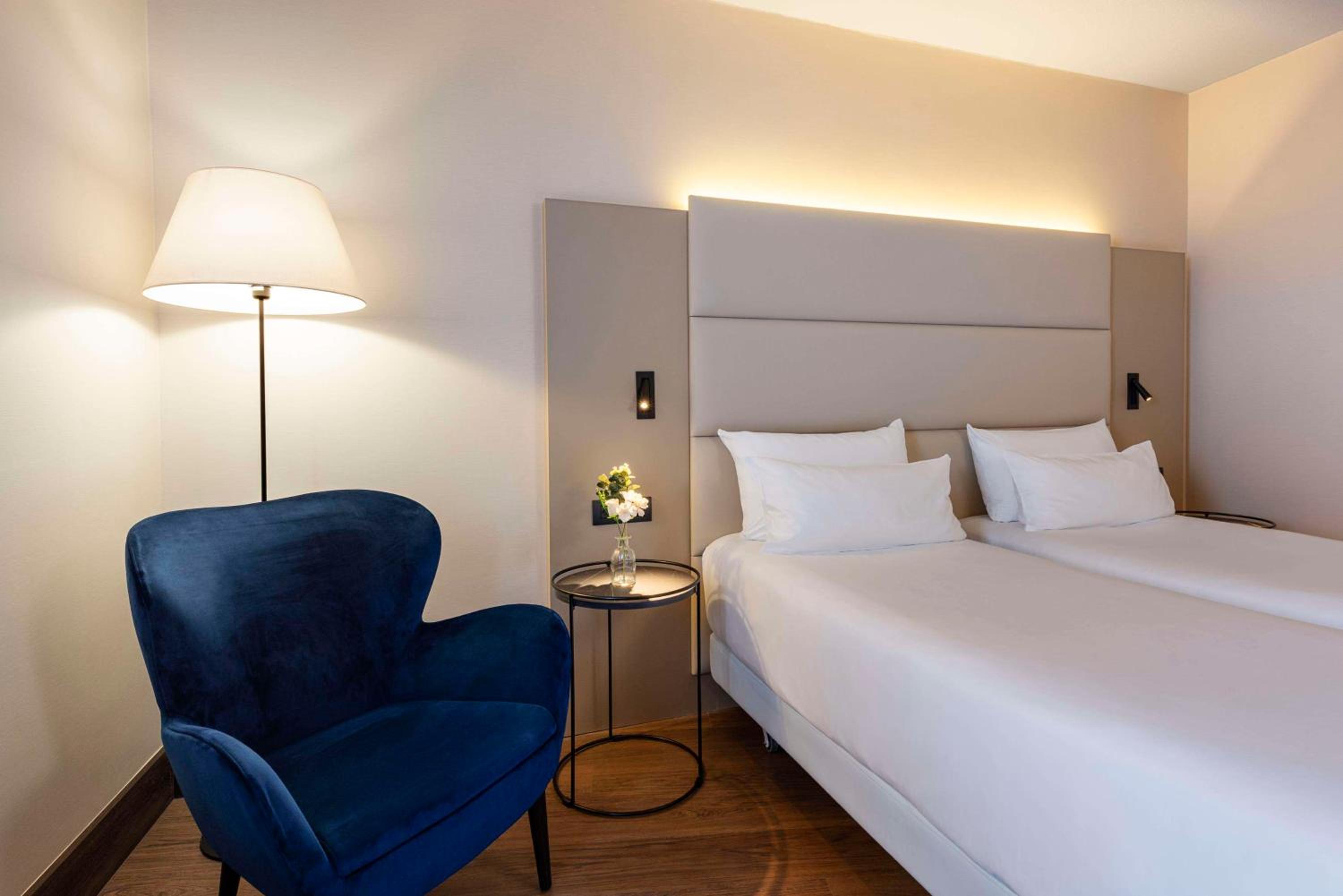 Standard Twin Room - Photo 1