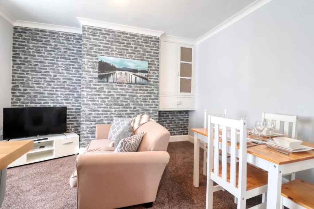 Four-Bedroom House photo 1