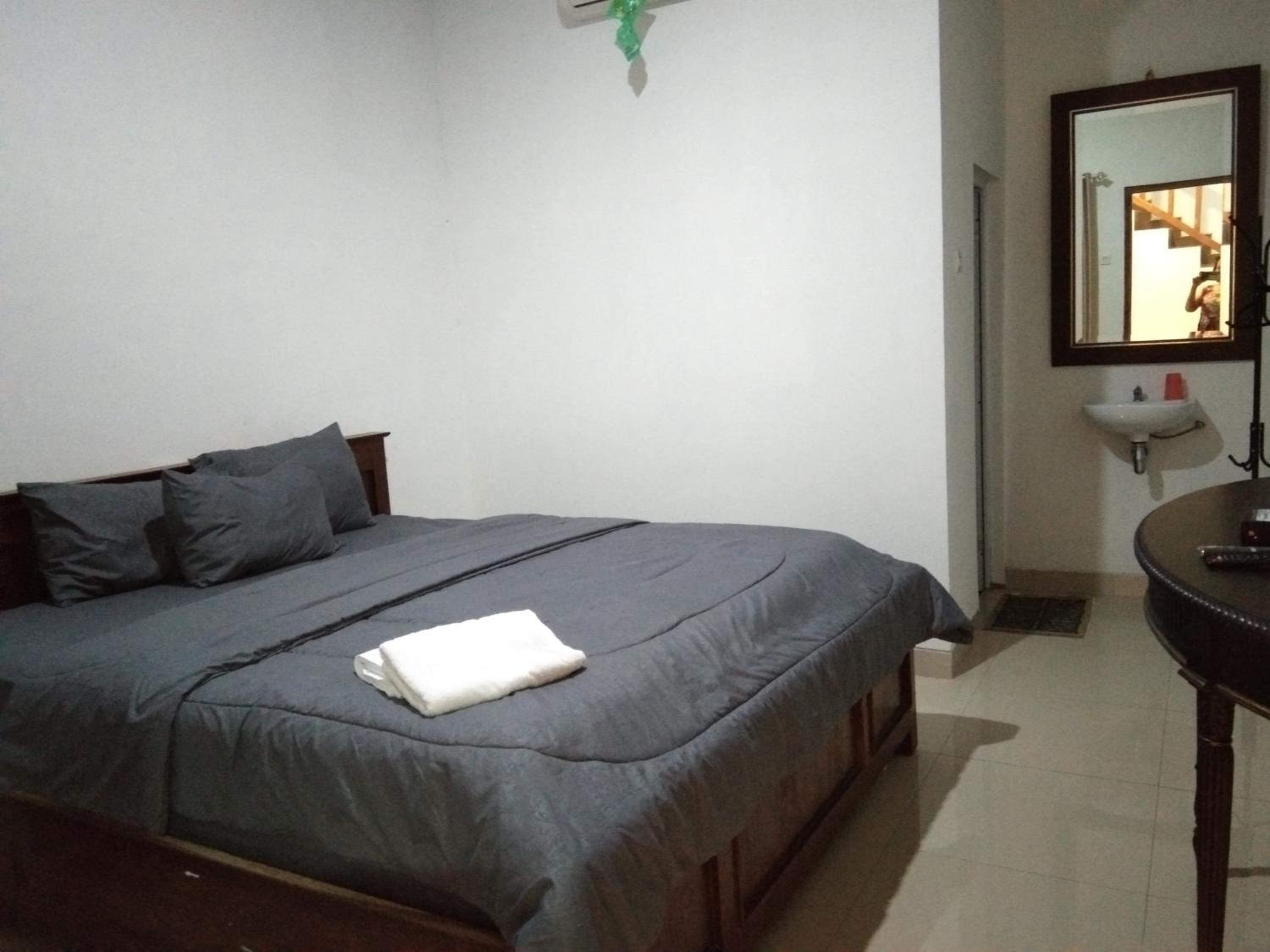 Suite - Photo 1