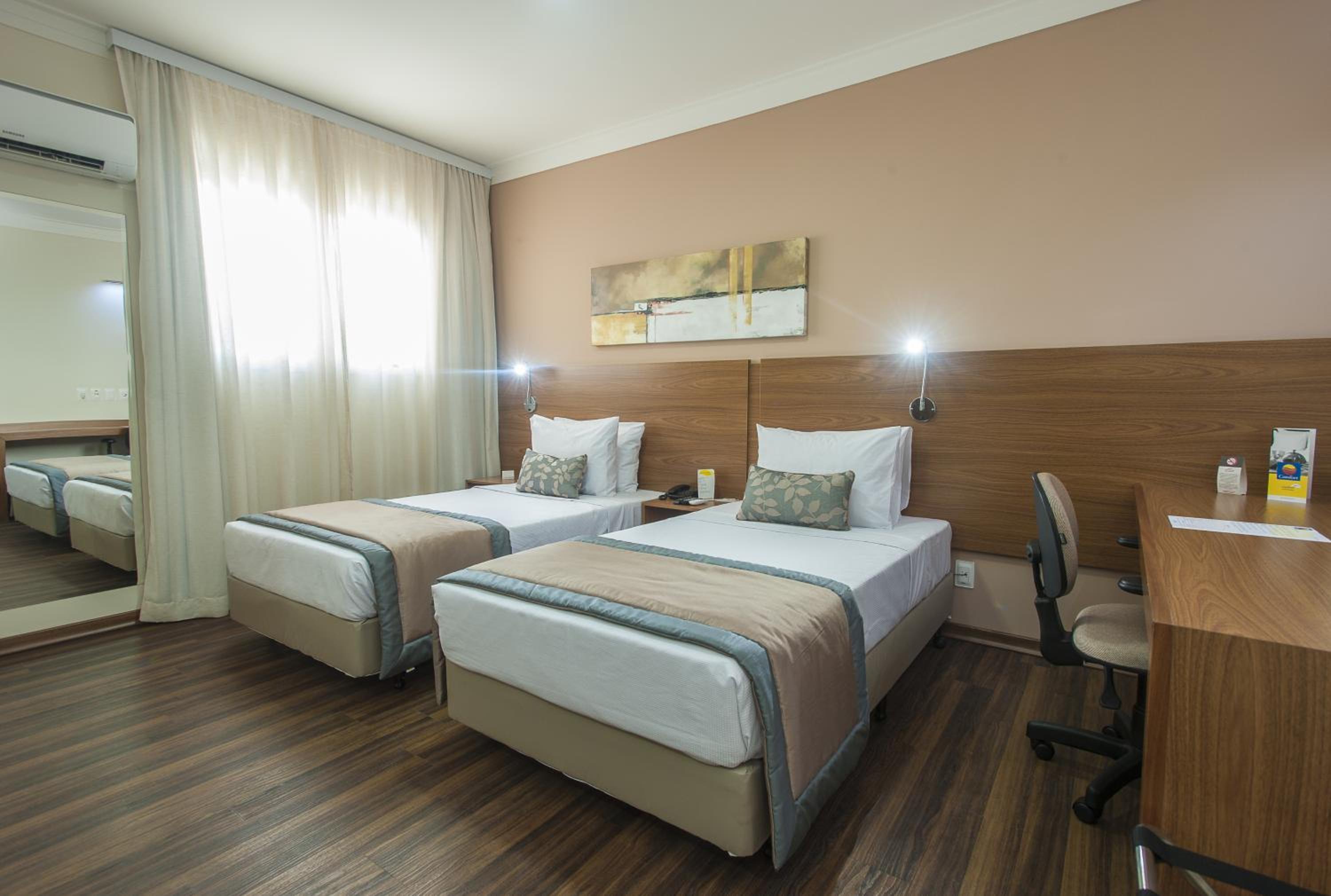 Deluxe Twin Room photo 1