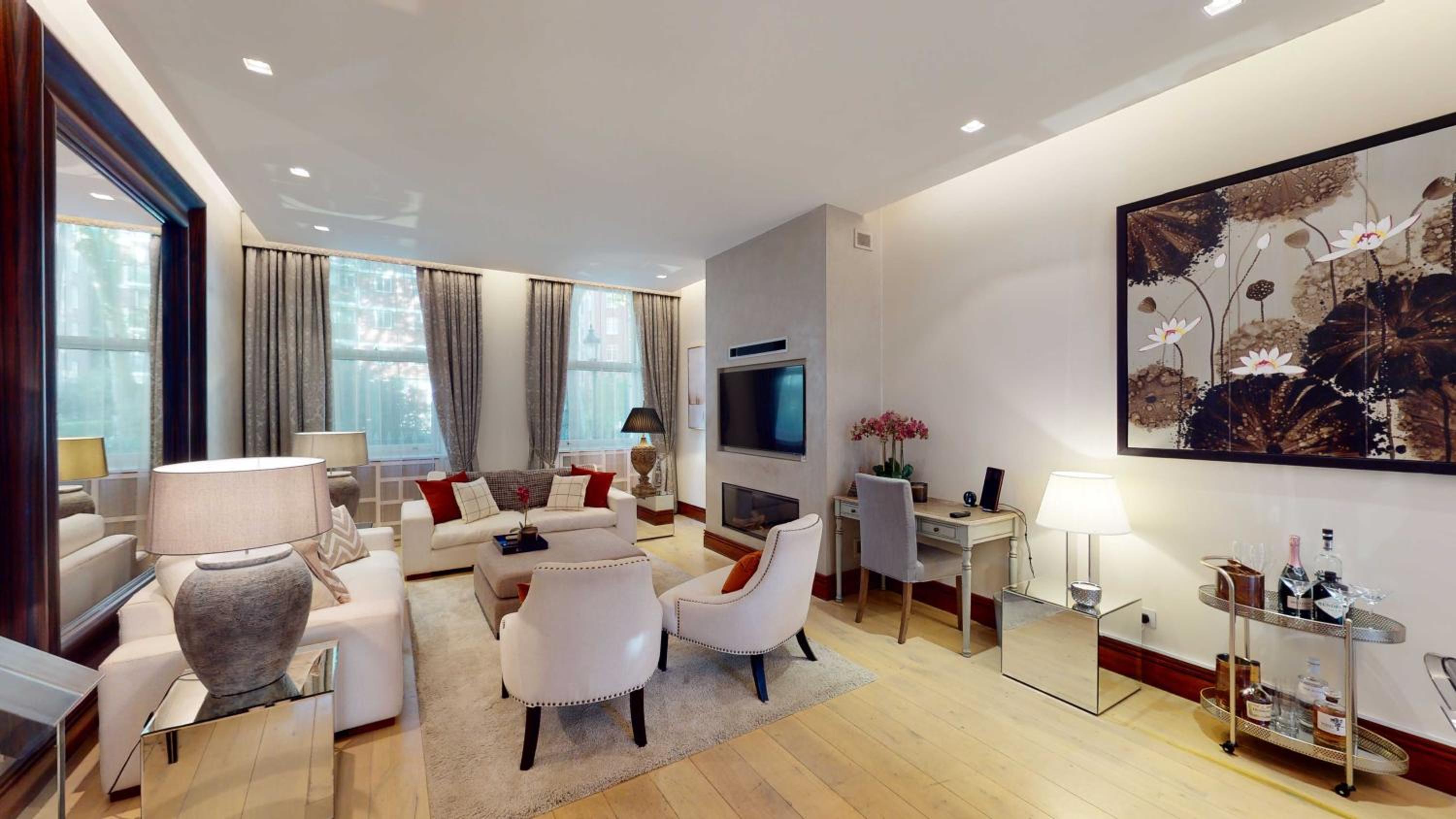 Four-Bedroom Luxury Apartment