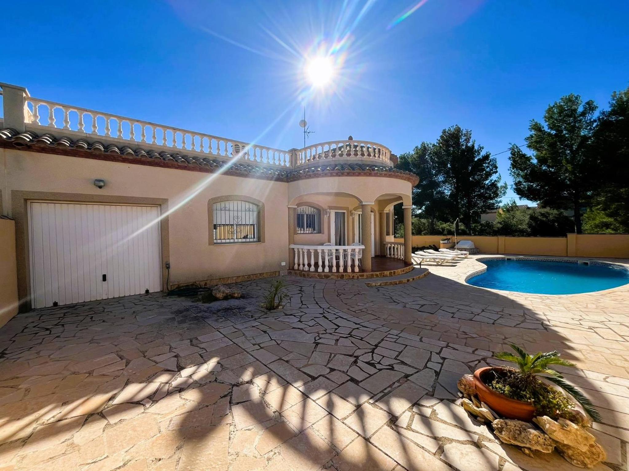 Three-Bedroom Villa photo 3