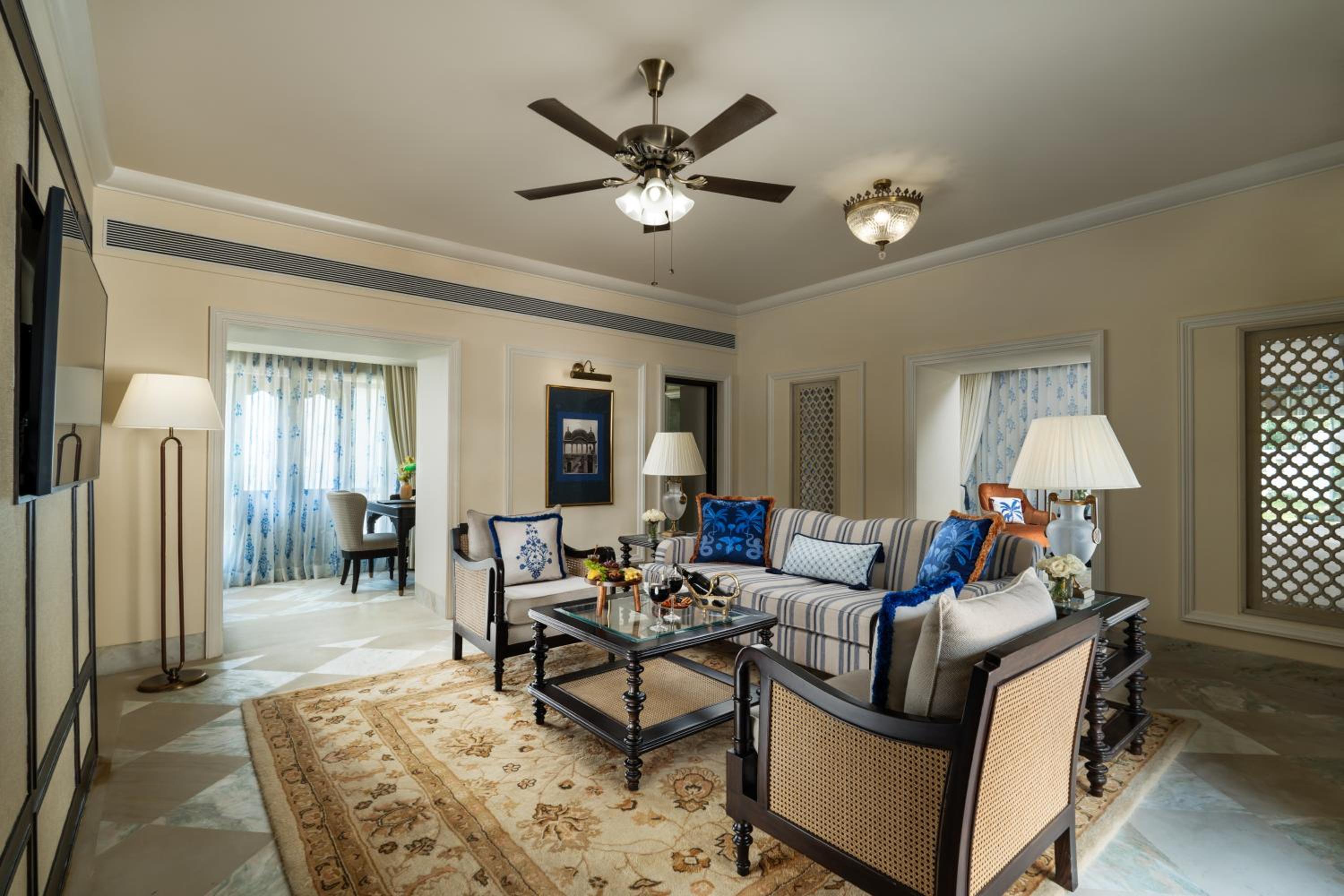 Royal Suite - includes 15% off on Spa and Laundry - Photo 2