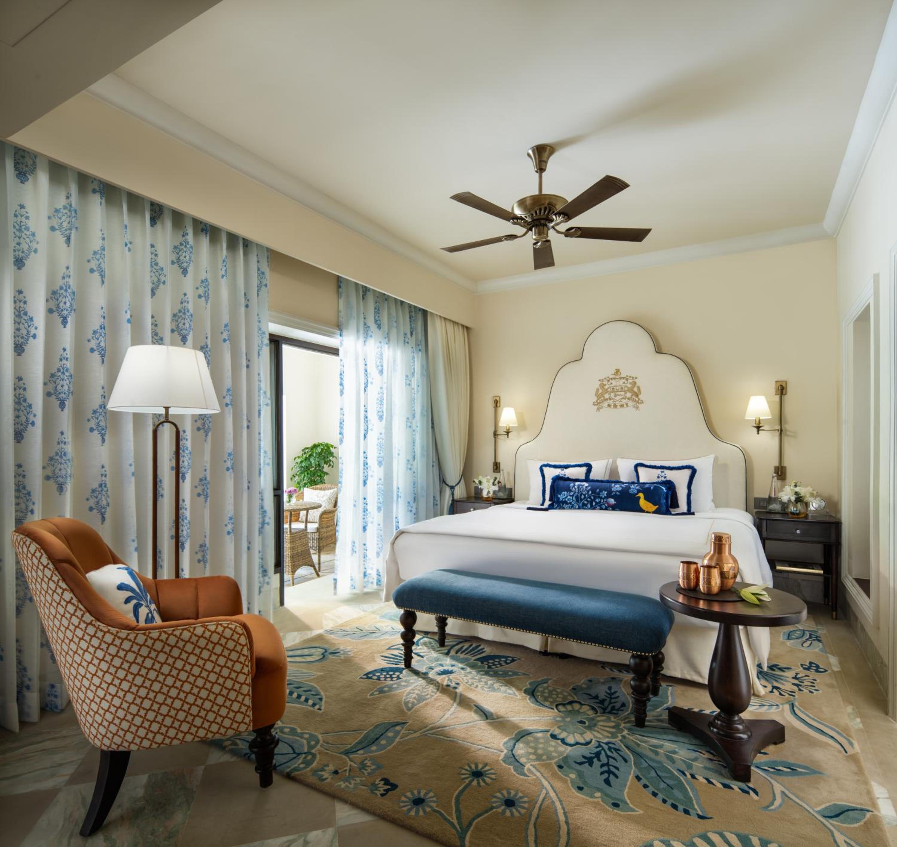 Royal Suite - includes 15% off on Spa and Laundry - Photo 1