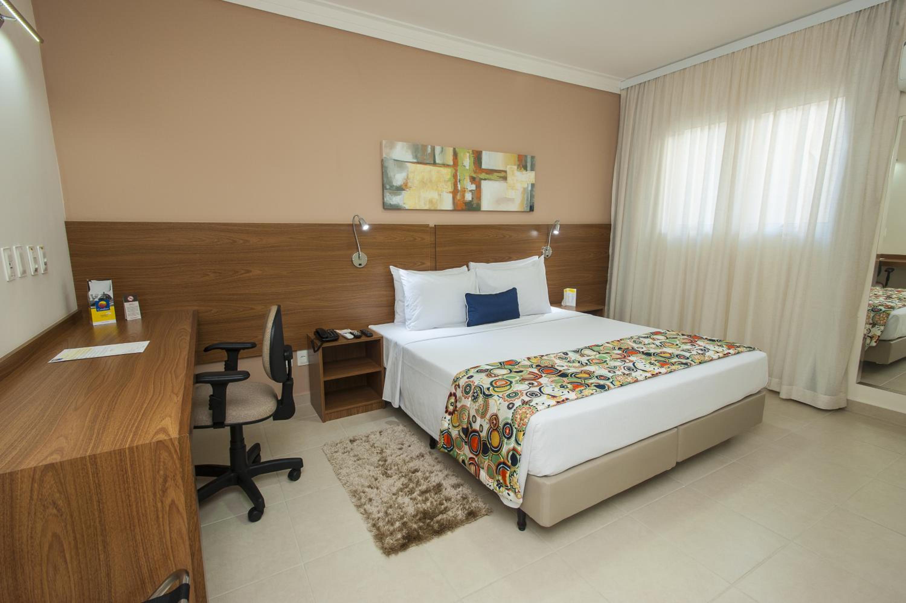 Queen Room - Disability Access photo 2