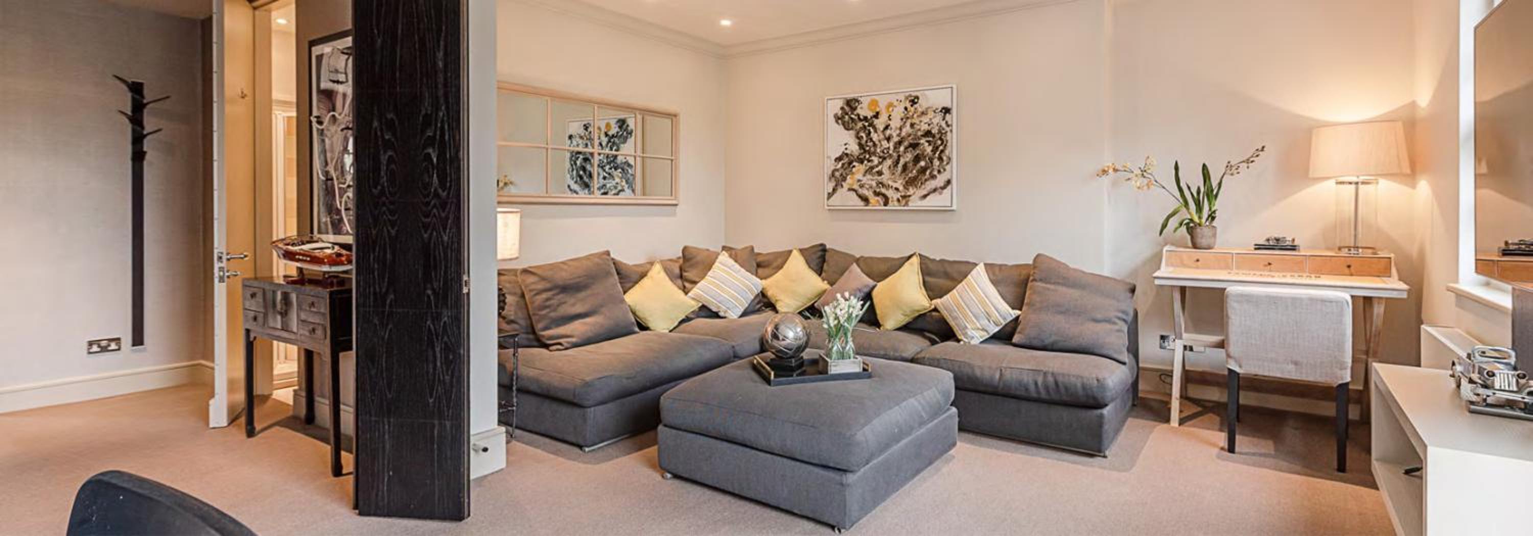 Deluxe One-Bedroom Apartment with Garden View