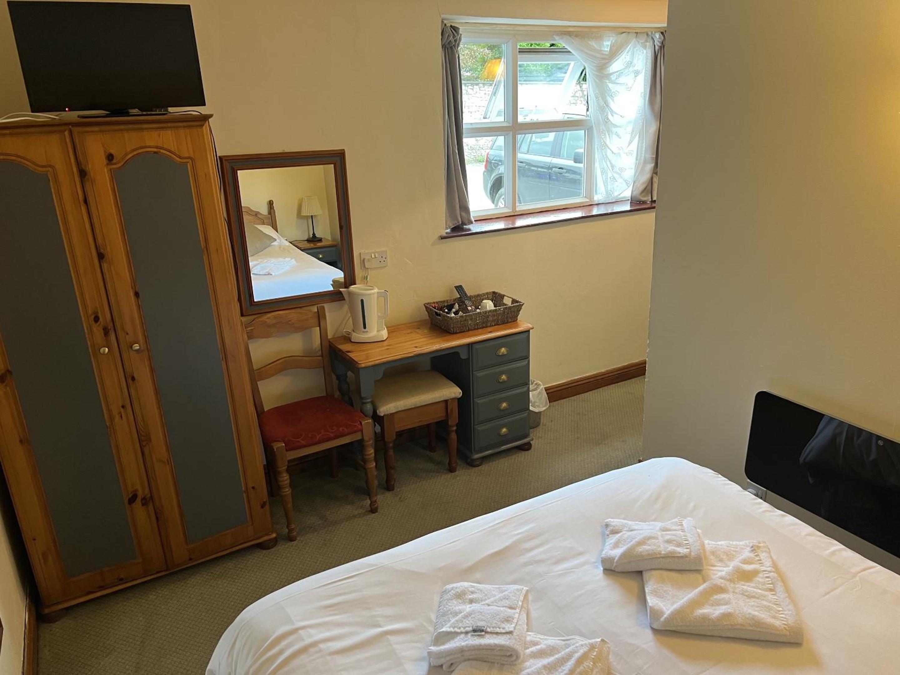 Standard Double Room - Photo 2