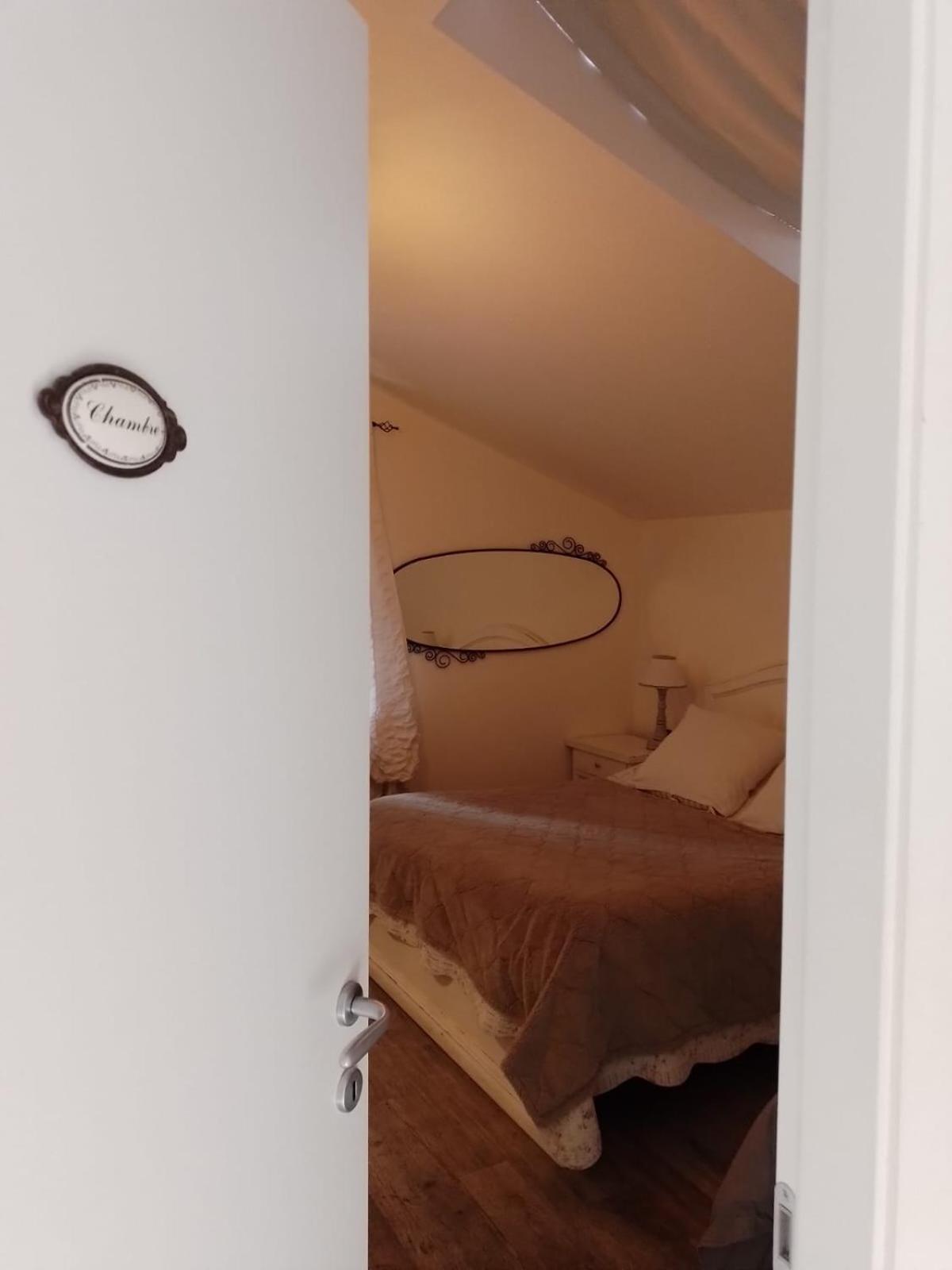 Triple Room with Private Bathroom - Photo 2