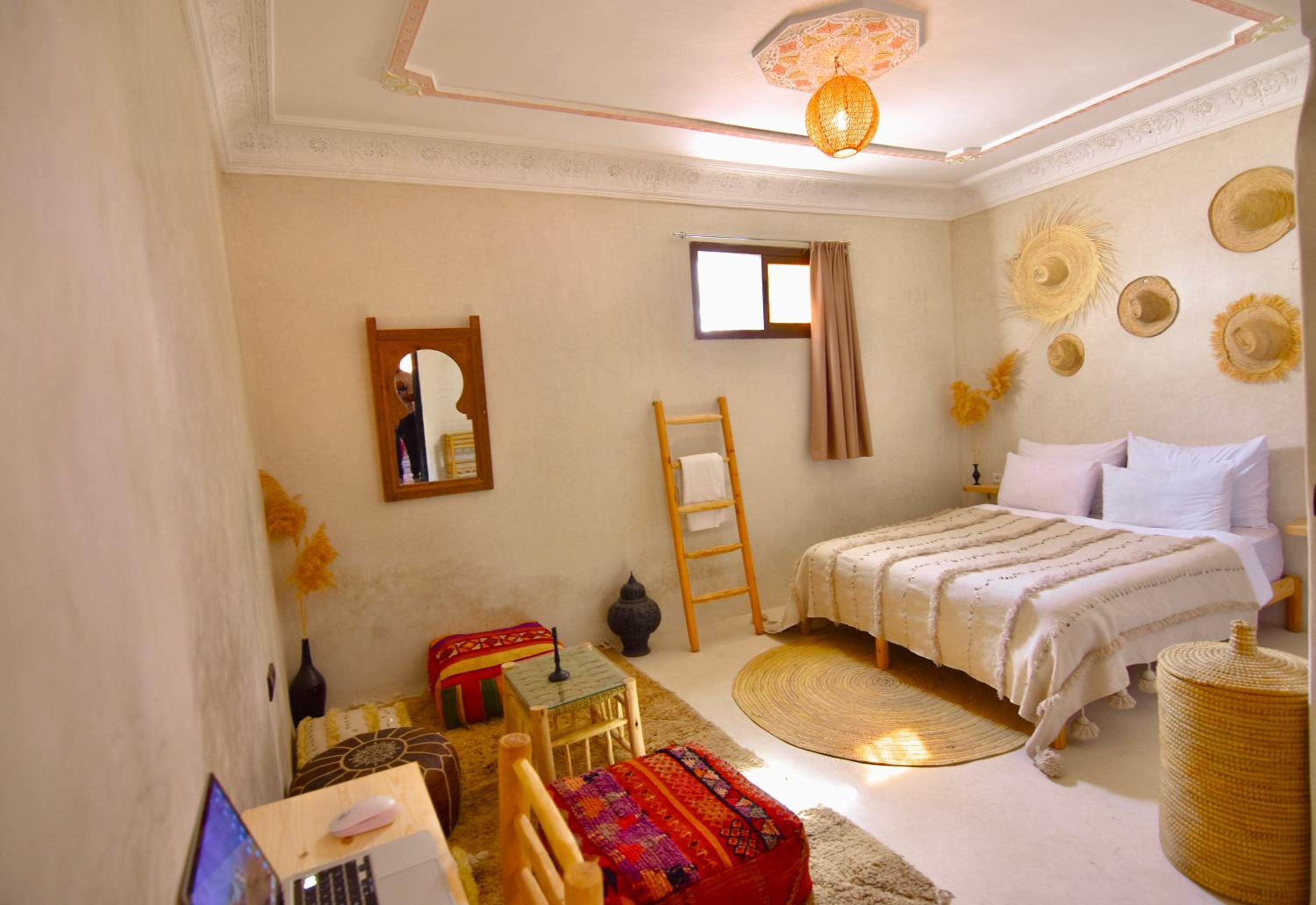 Deluxe King Suite photo 2