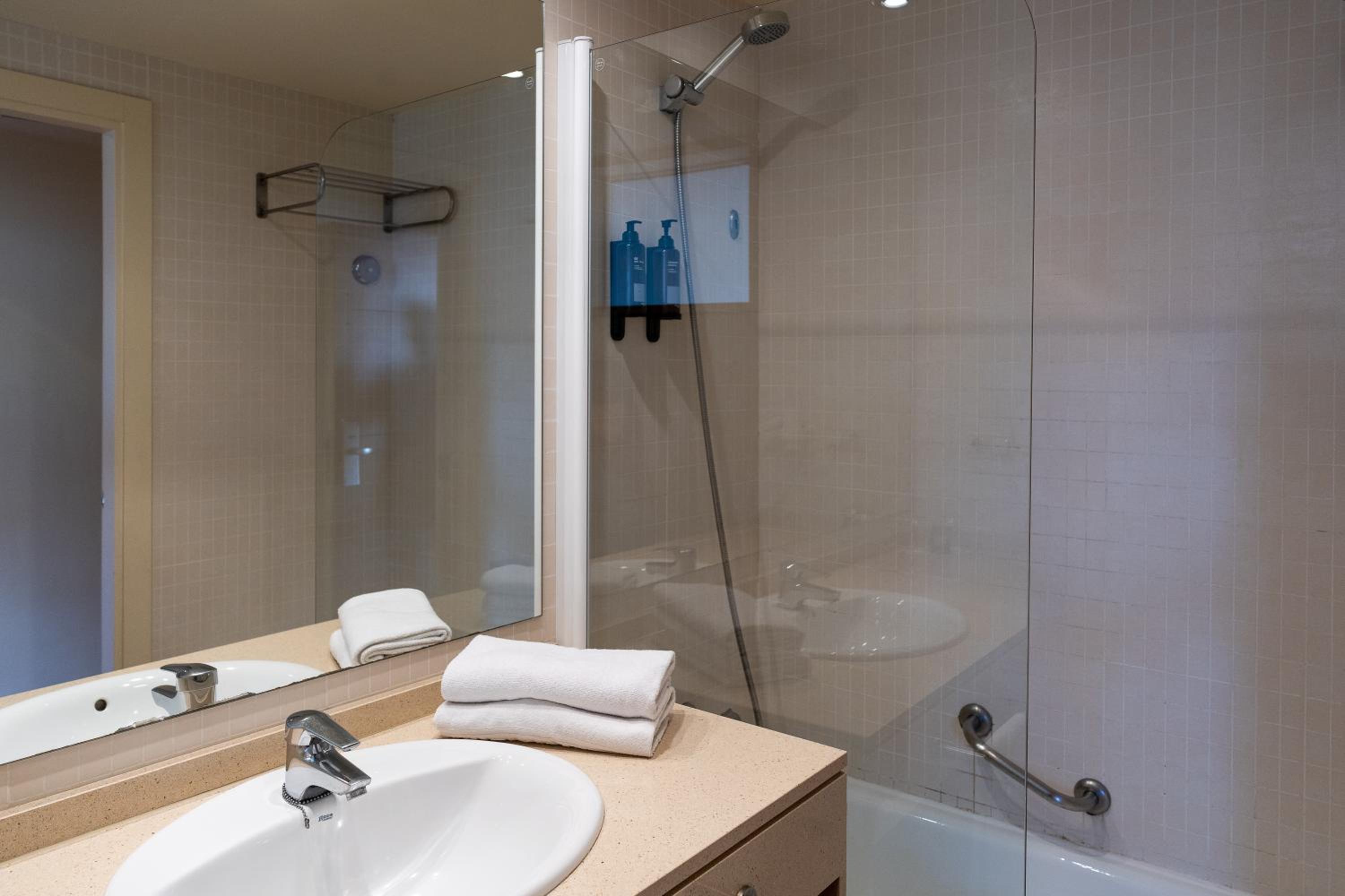 Classic Double Room with Balcony (2 Adults) - Photo 10
