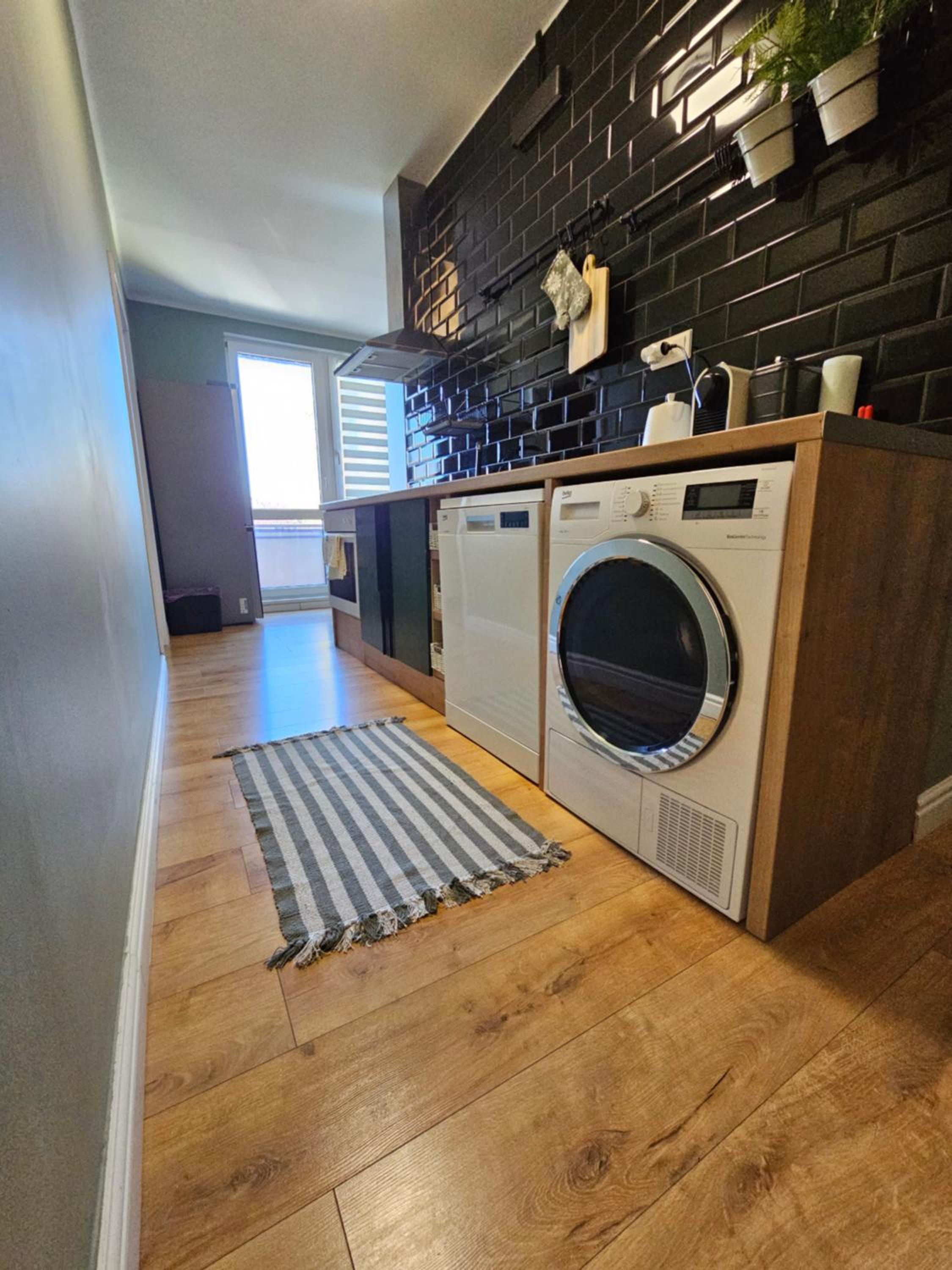 One-Bedroom Apartment photo 2