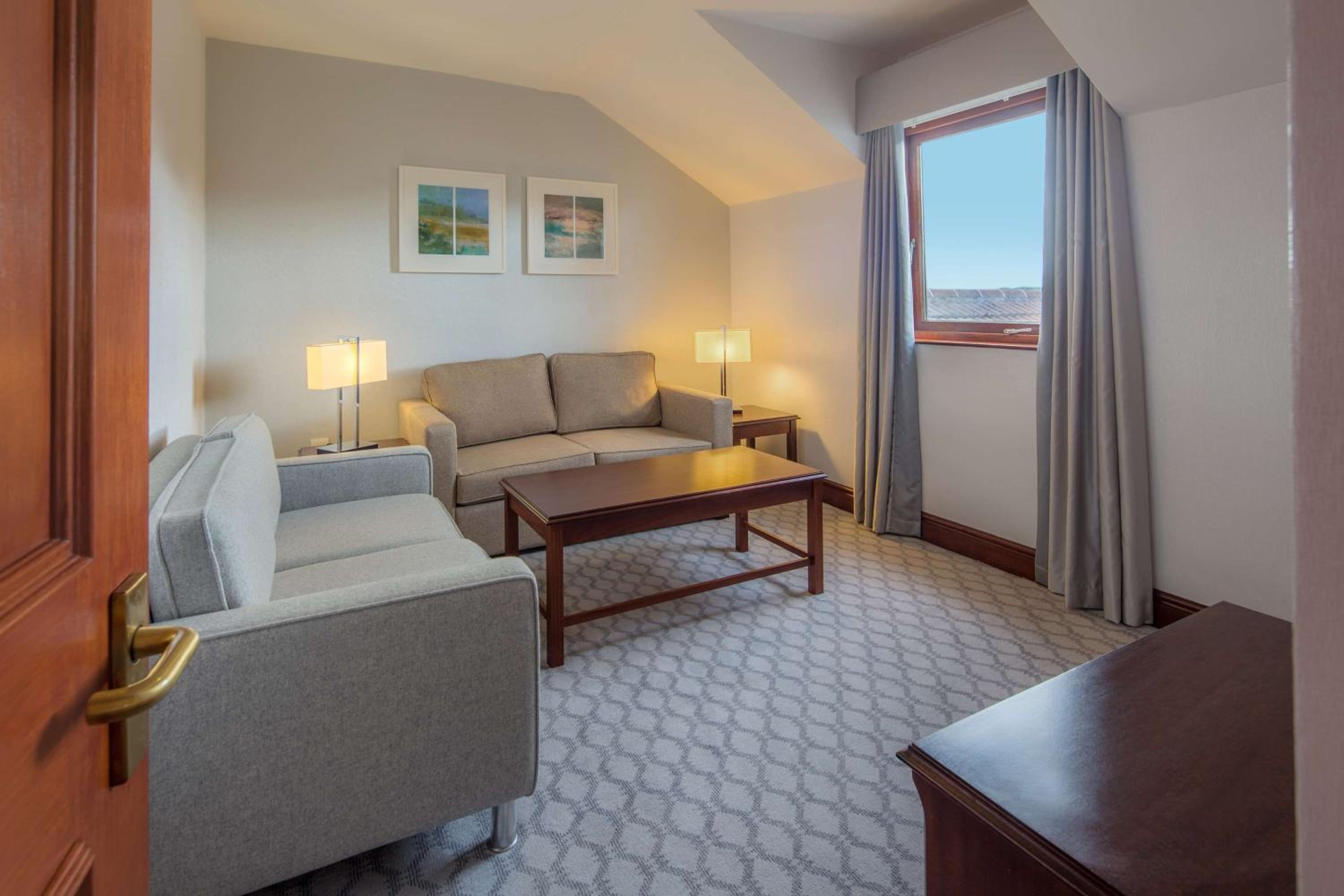 One-Bedroom Suite with Double Bed - Photo 4