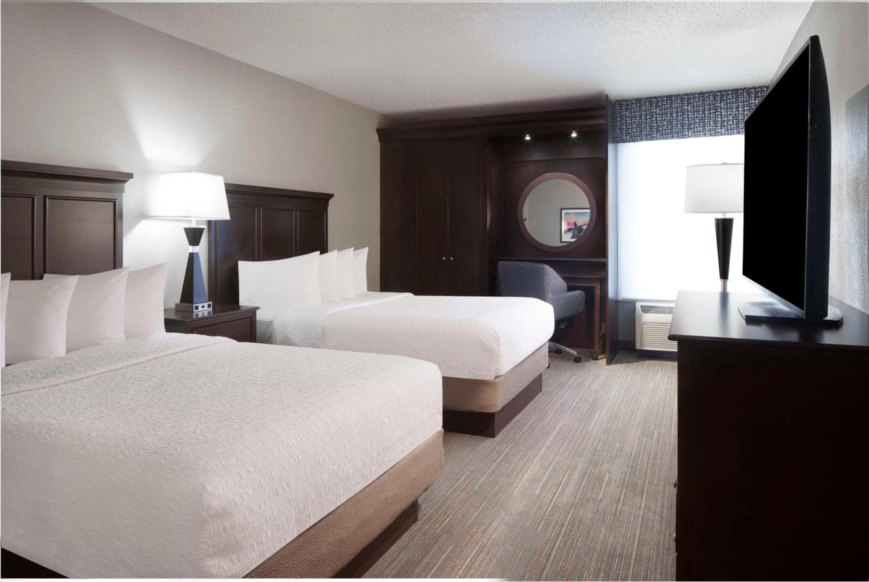 Double Room with Two Double Beds - Non-Smoking - Photo 2