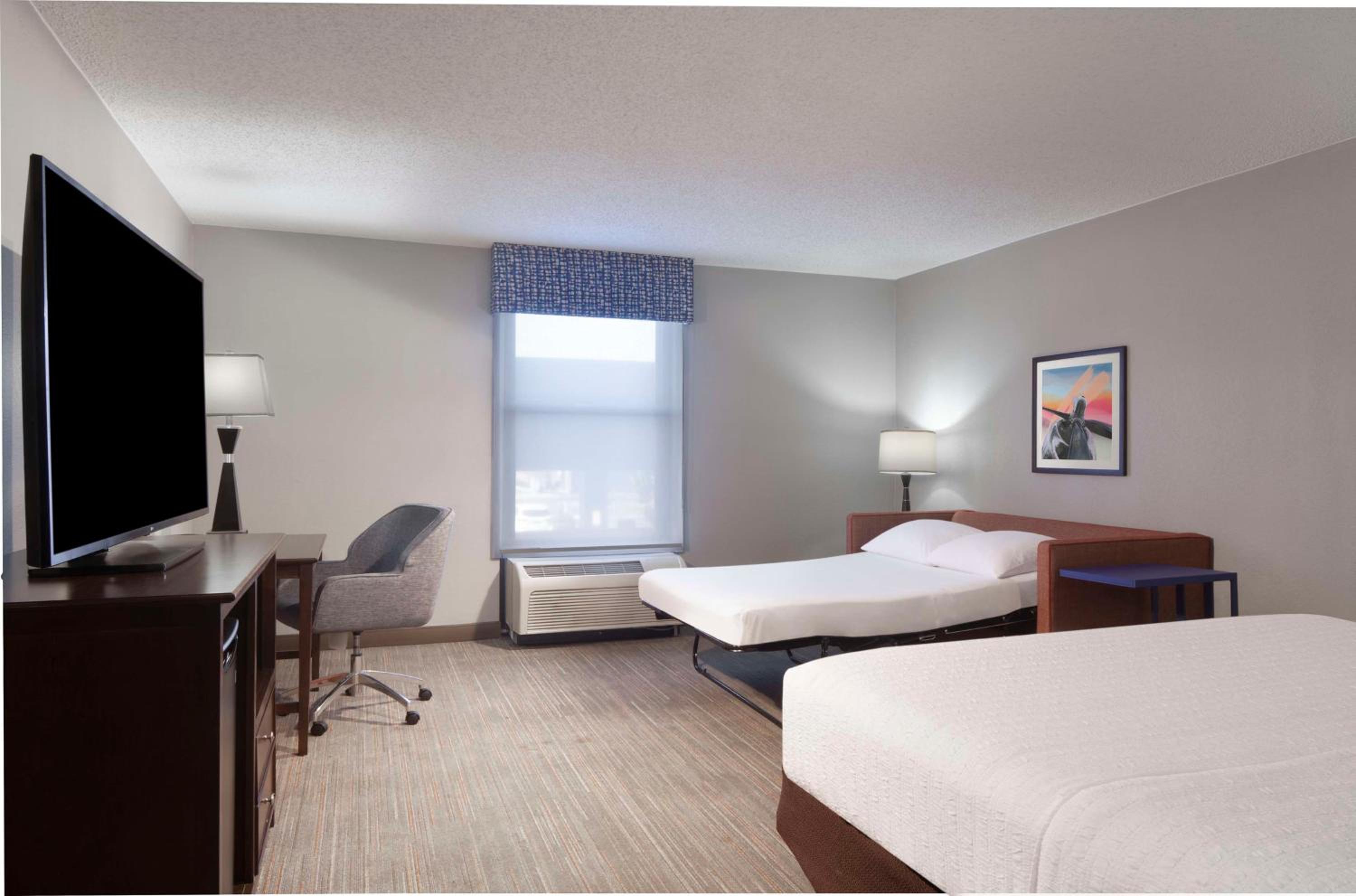 Large King Room - Non-Smoking - Photo 5