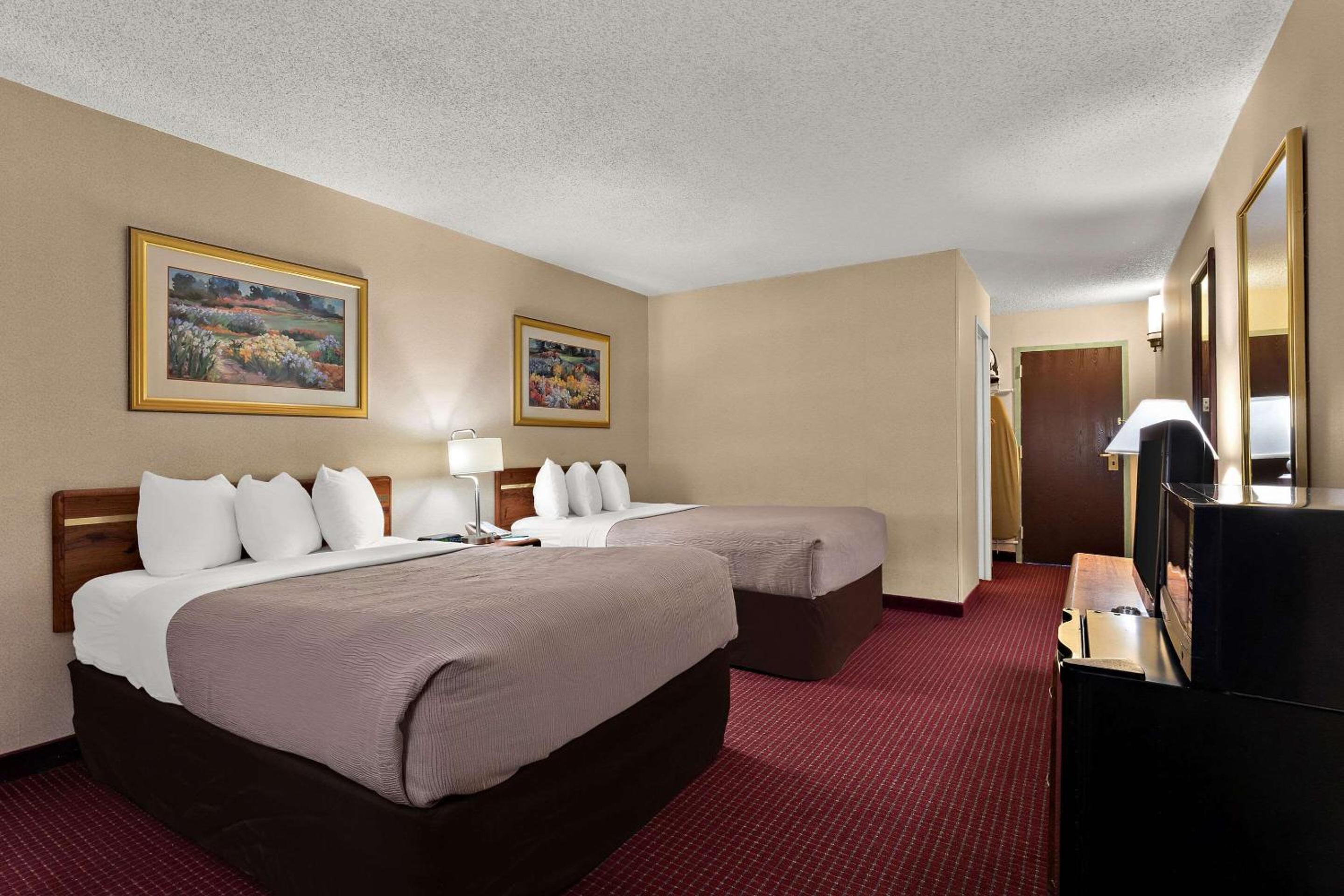 Double Room with Two Double Beds - Non-Smoking - Photo 3