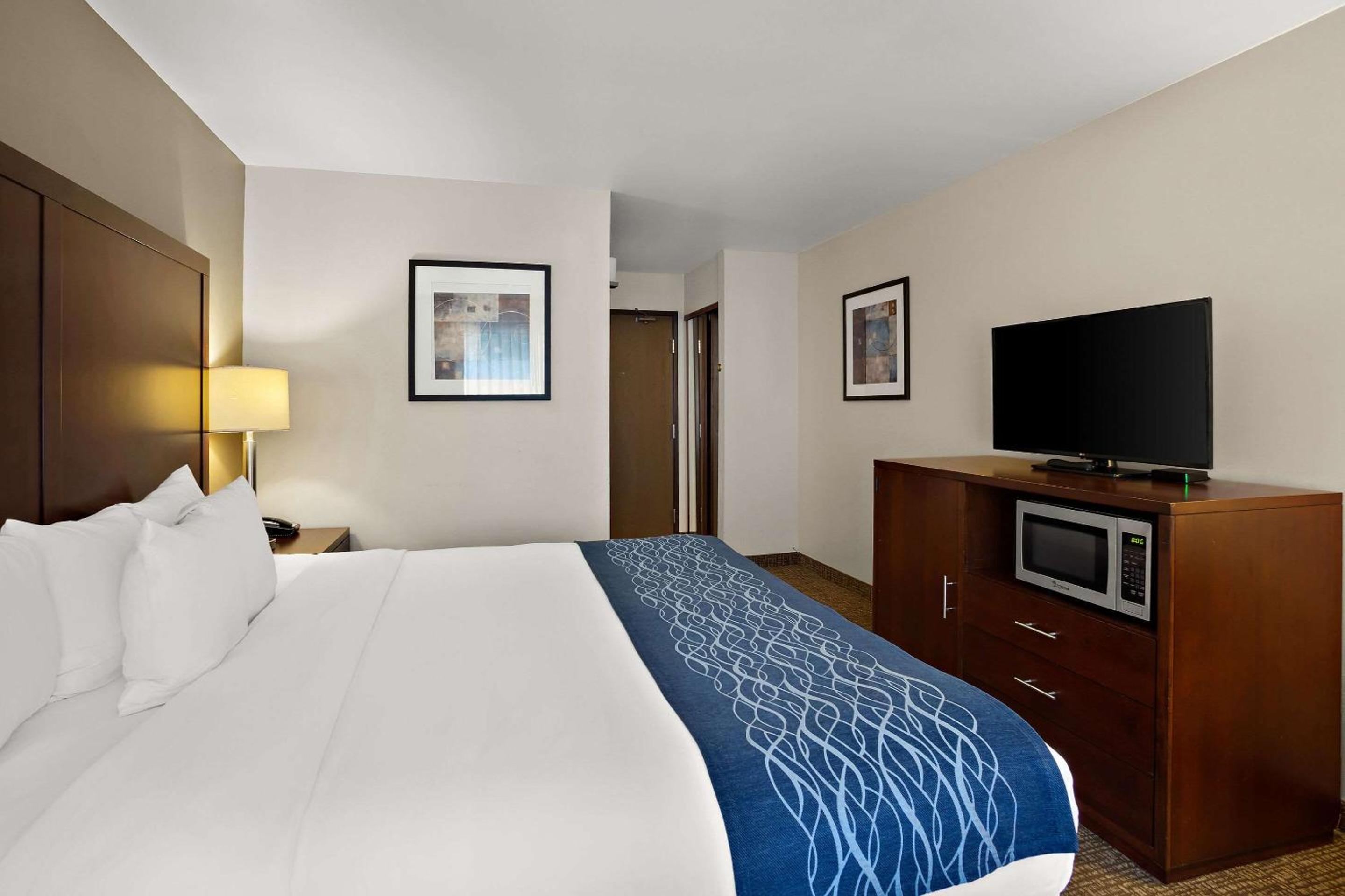 King Room - Non-Smoking - Photo 1