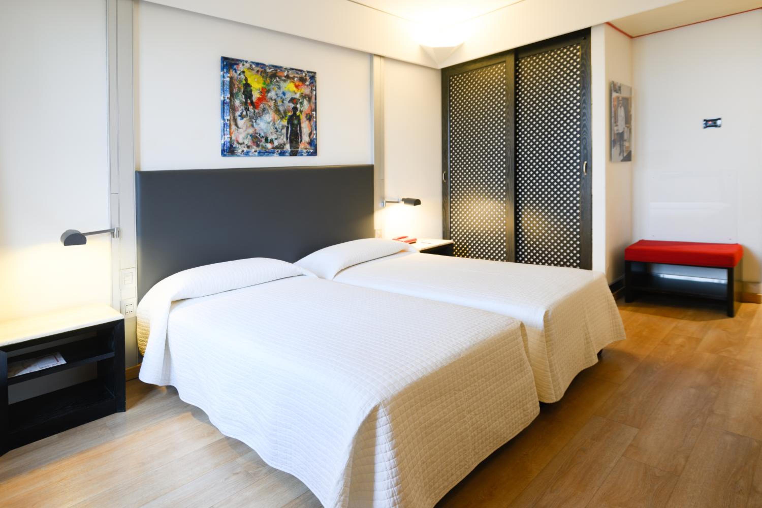 Classic Double or Twin Room - Photo 2