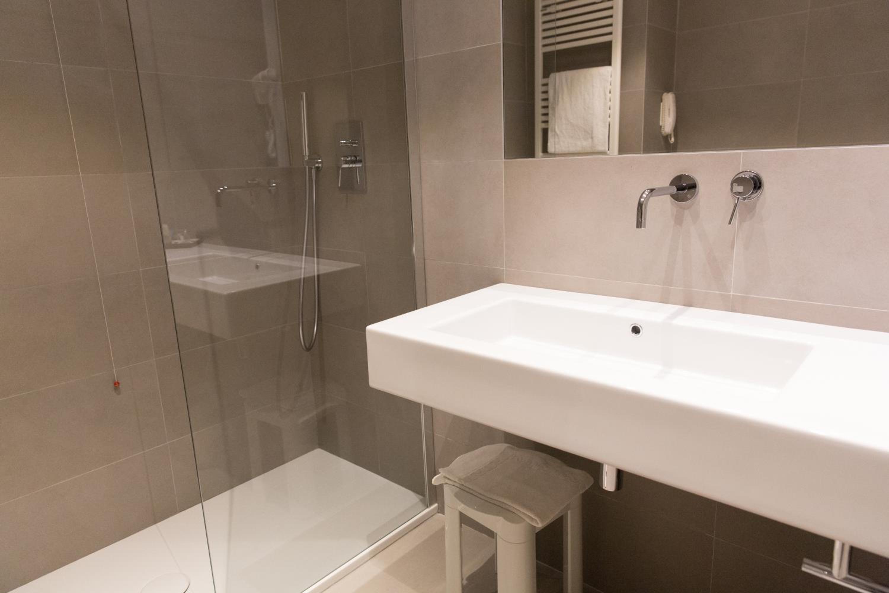 Classic Double Room (1 Adult) - Photo 7