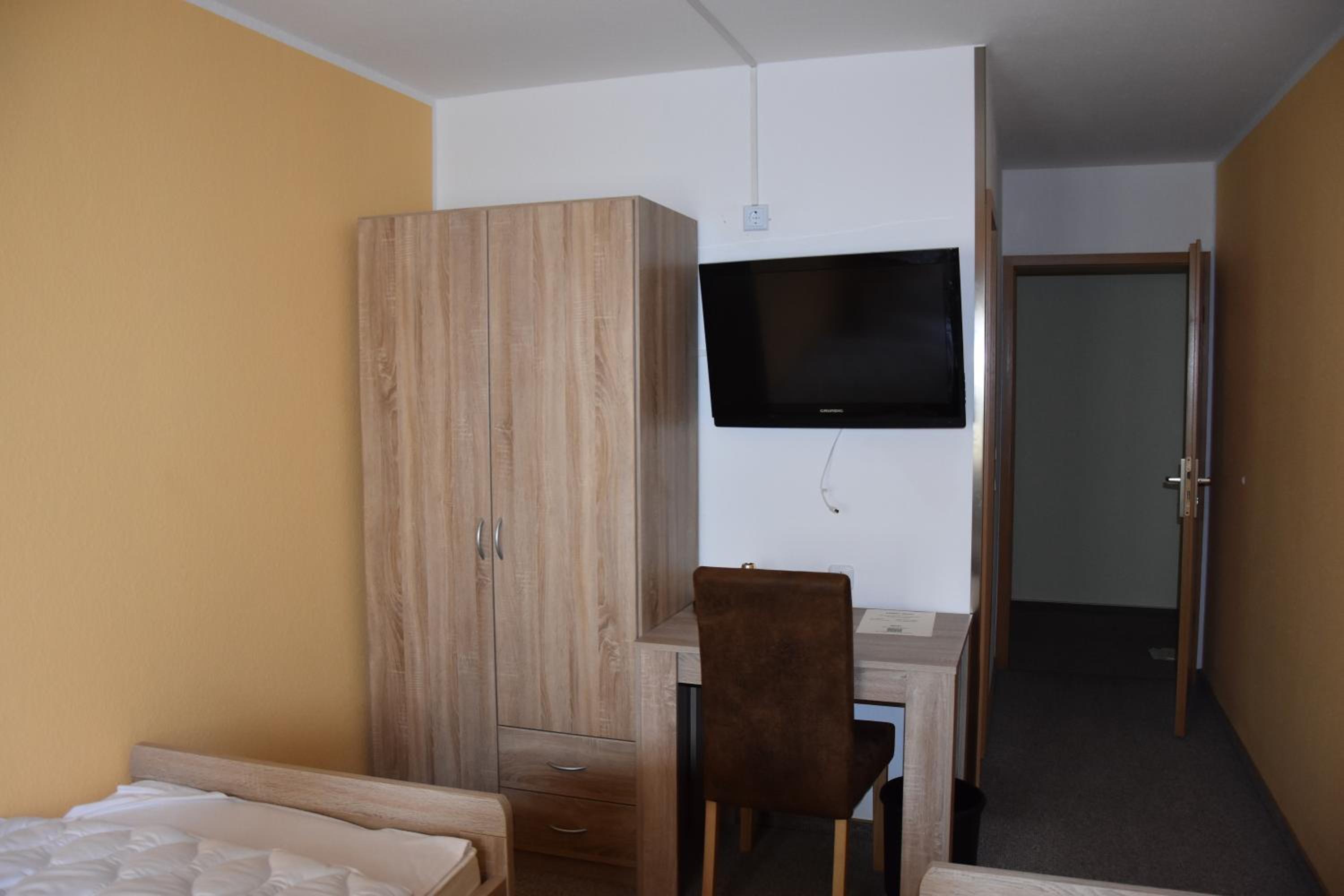 Single Room photo 3
