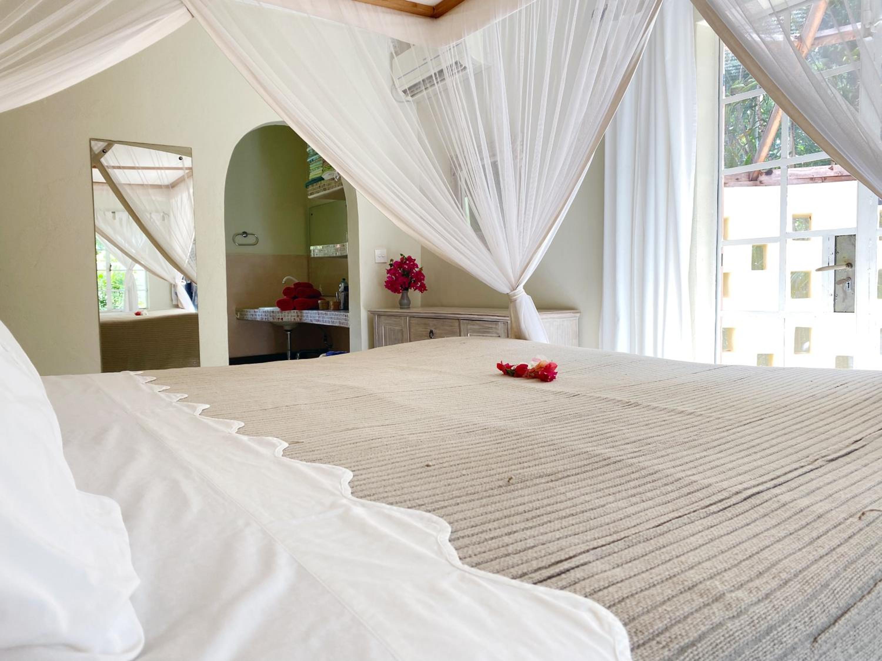 Three-Bedroom Villa photo 1
