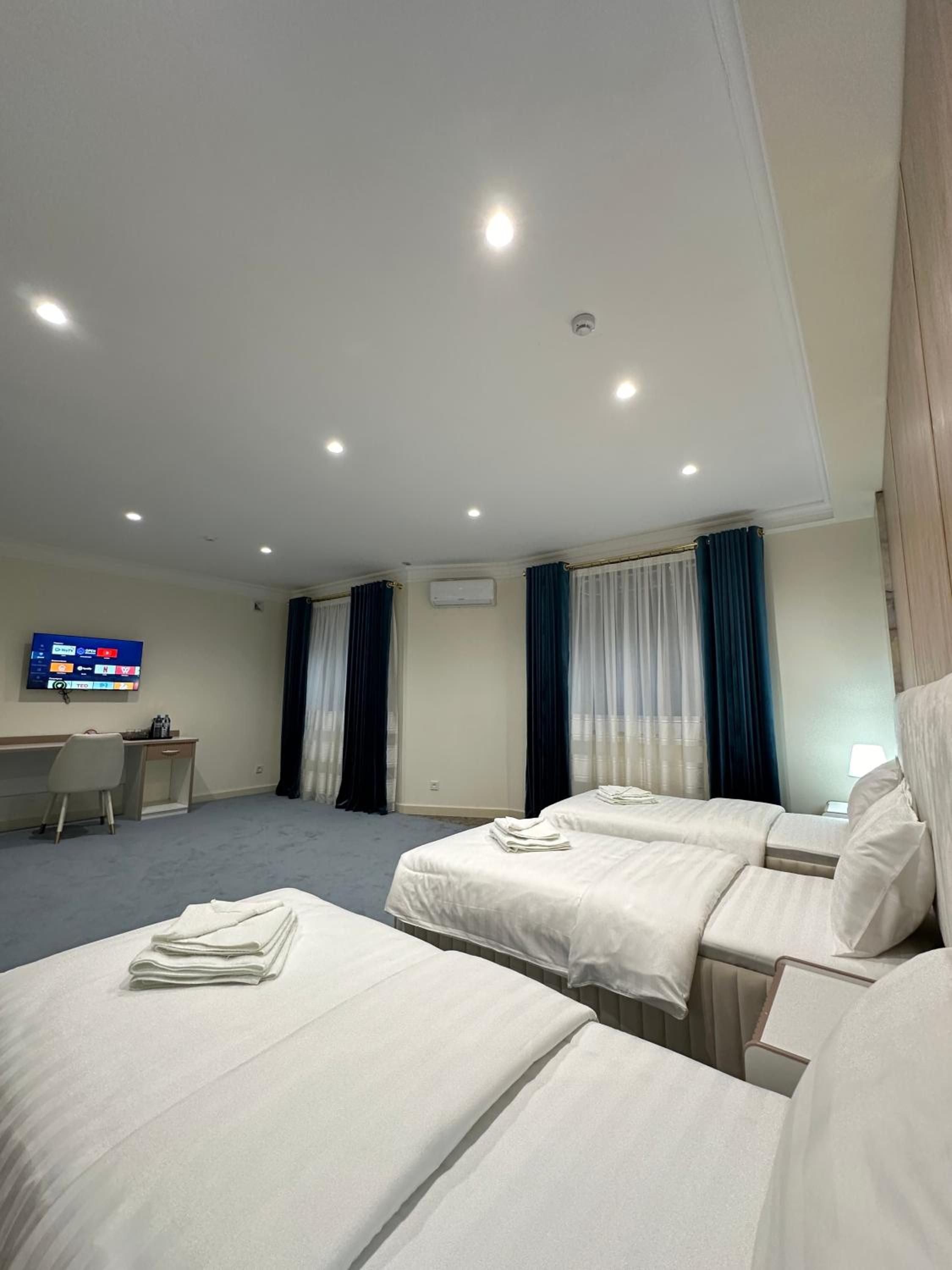 Superior Triple Room photo 2