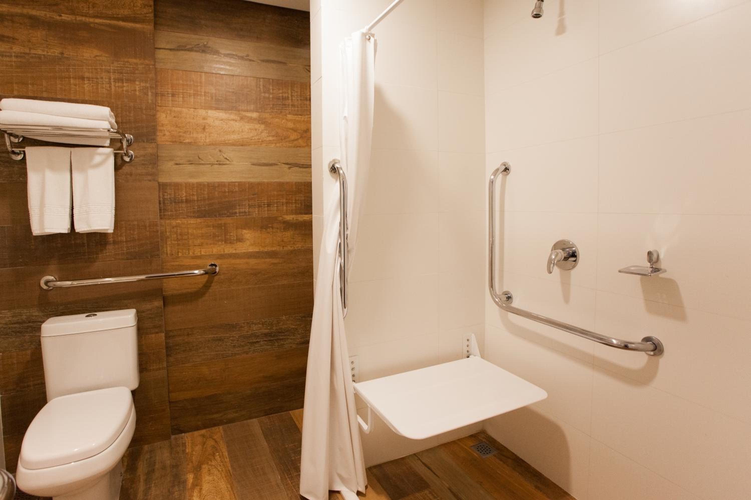 Double Room - Disability Access photo 2
