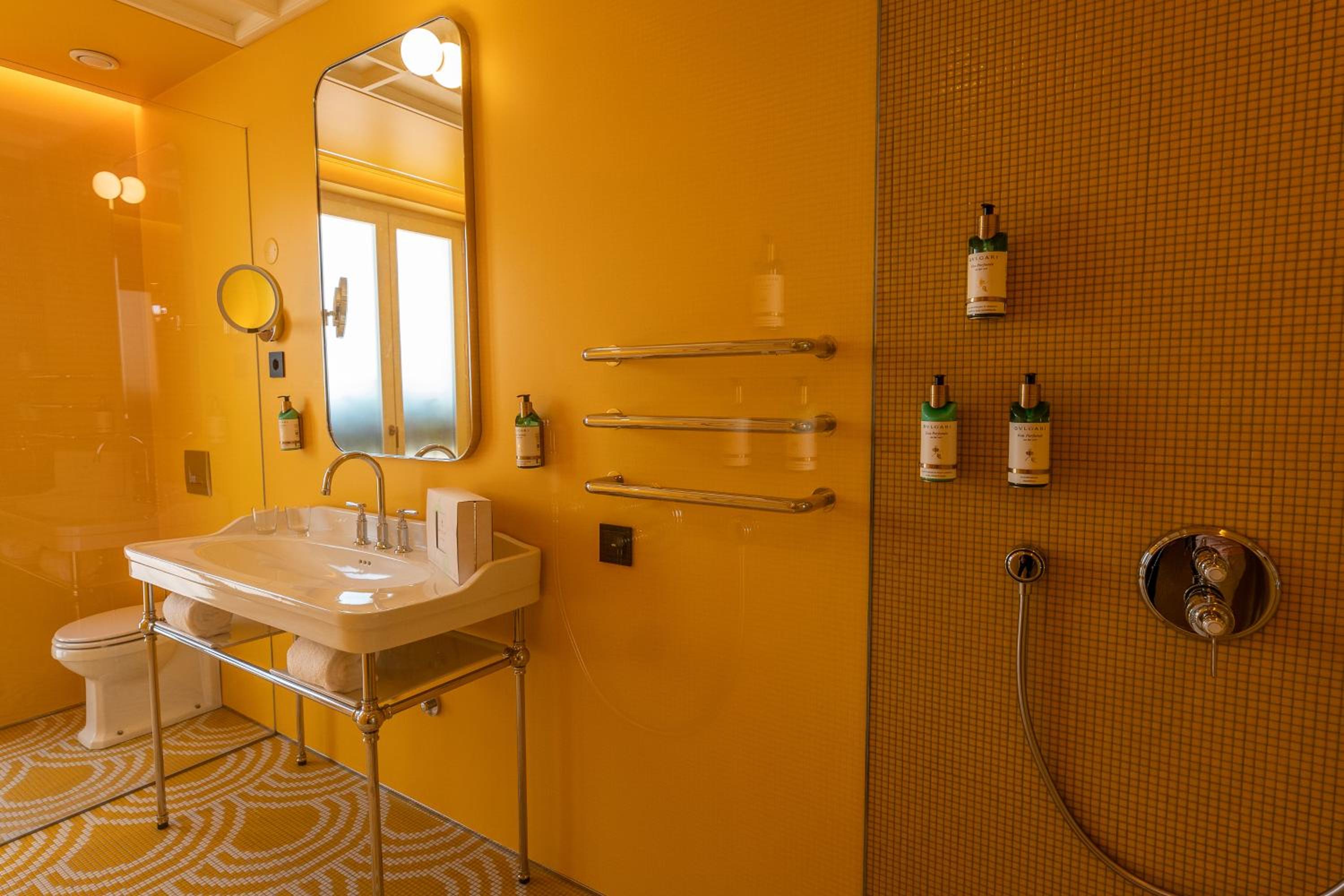 Deluxe Suite - Photo 7