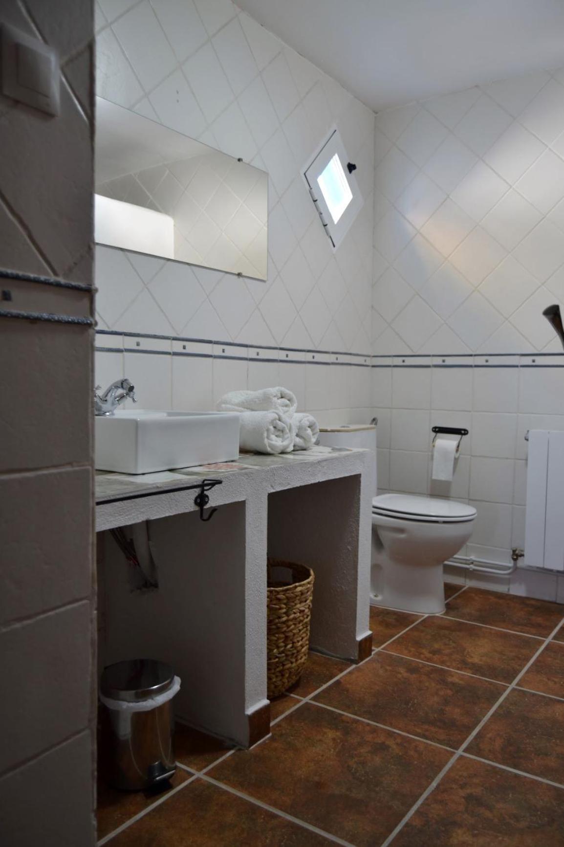 Four-Bedroom House photo 3