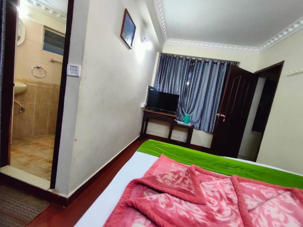 Double Room with Balcony (3 Adults) photo 1