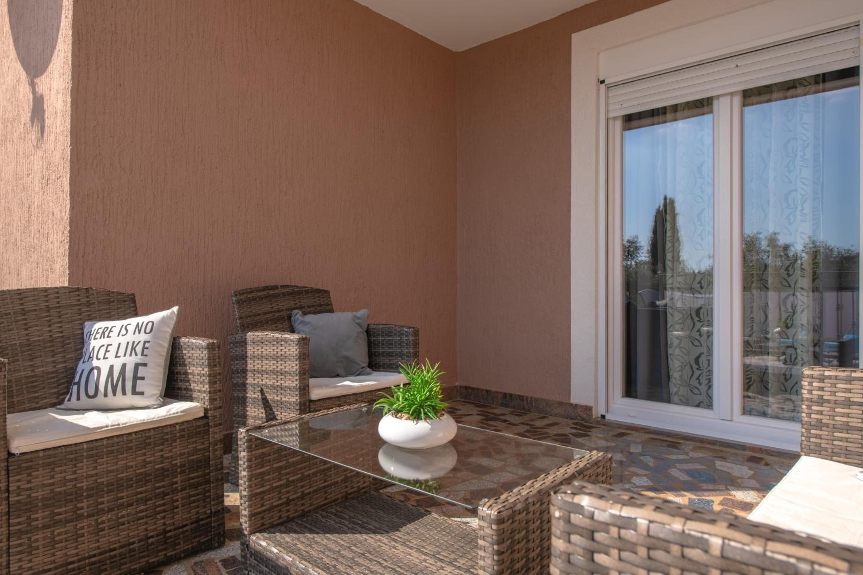 Villa photo 1