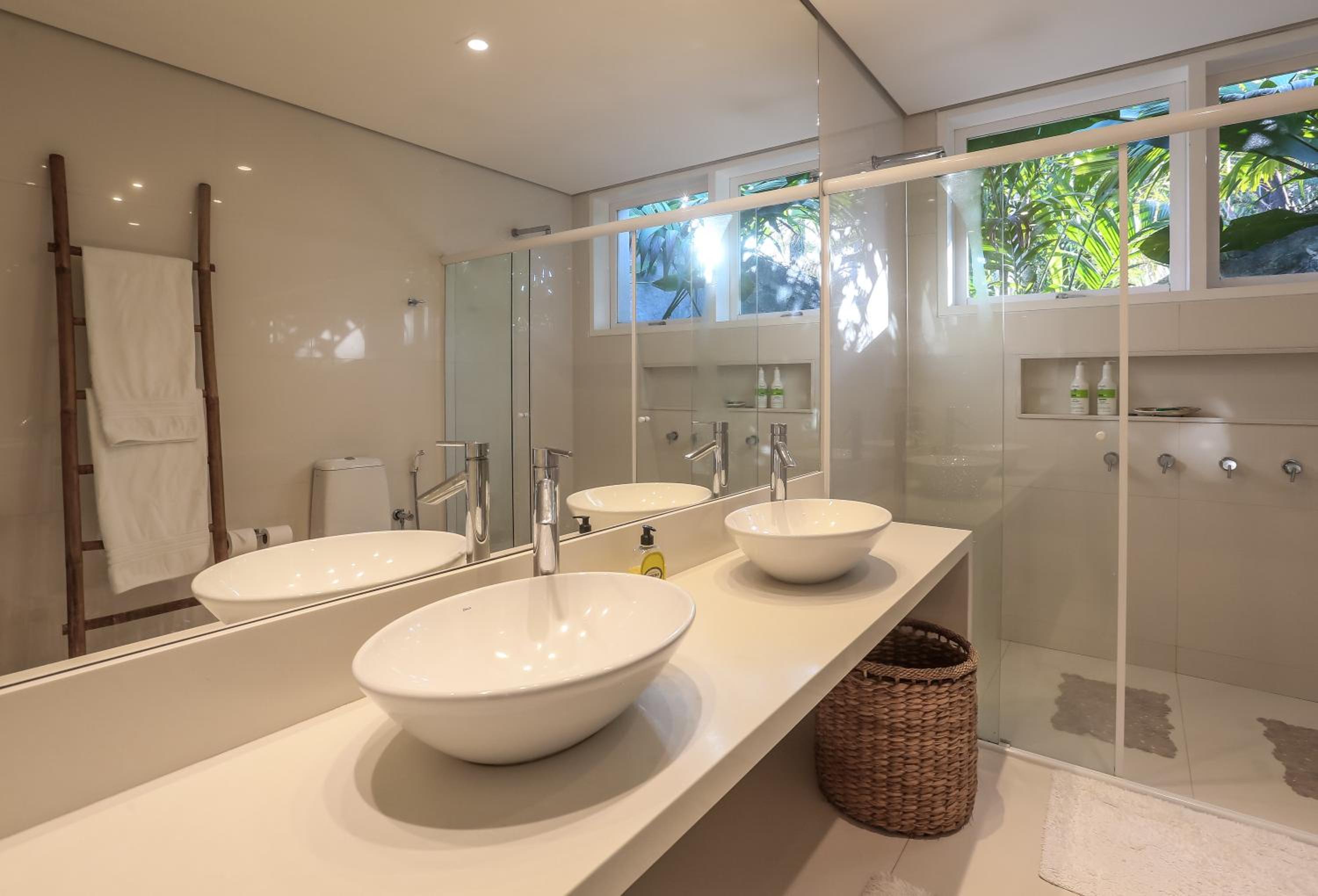 King Suite with Pool View - Photo 7