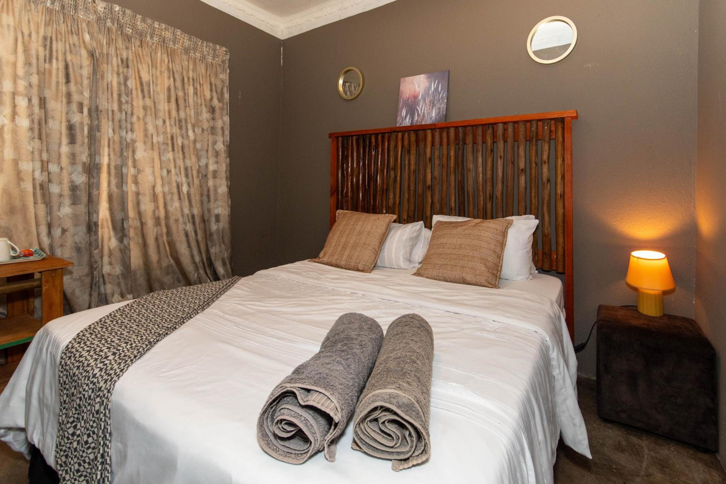 Budget Double Room - Photo 1