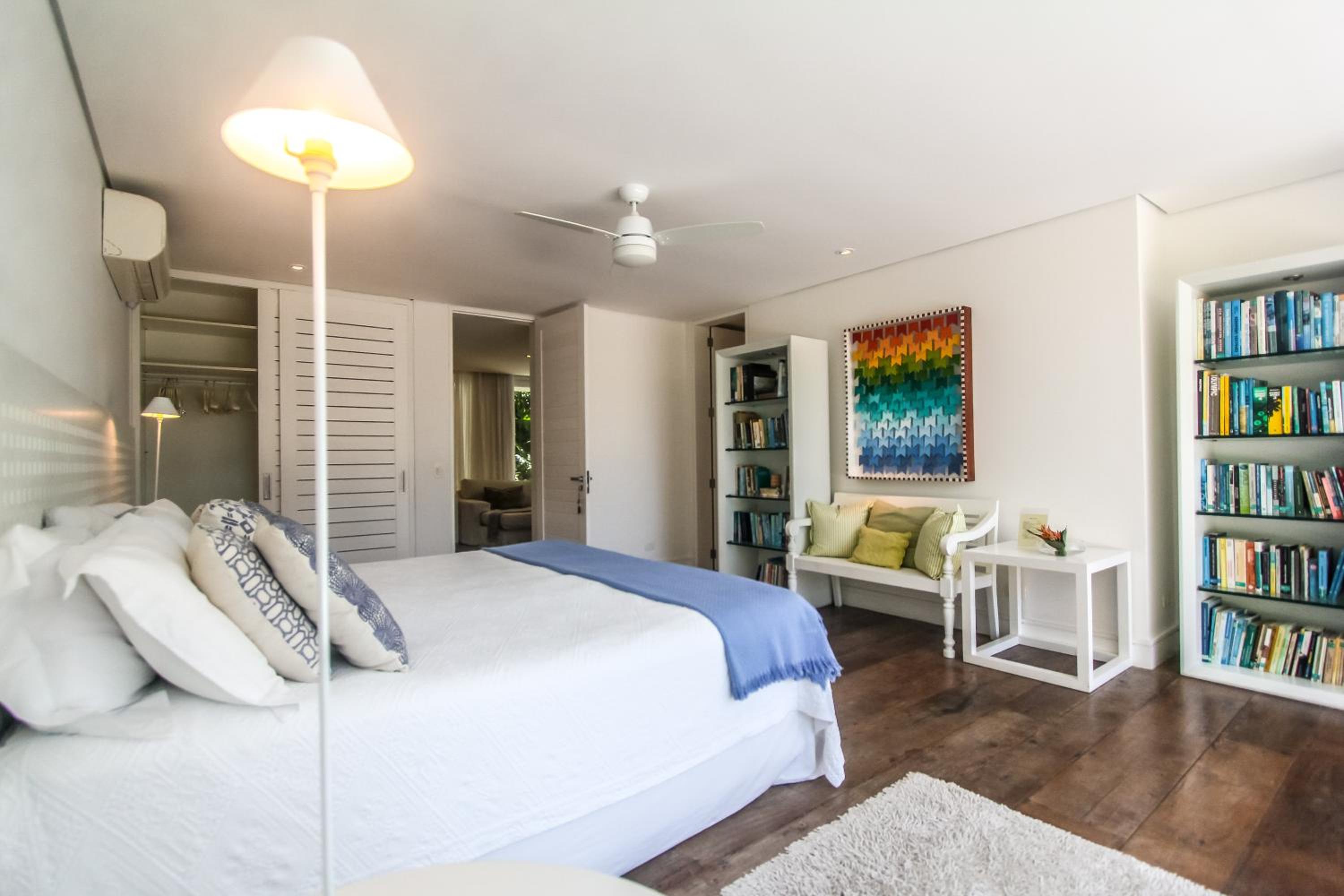 Suite with Mountain View - Photo 6