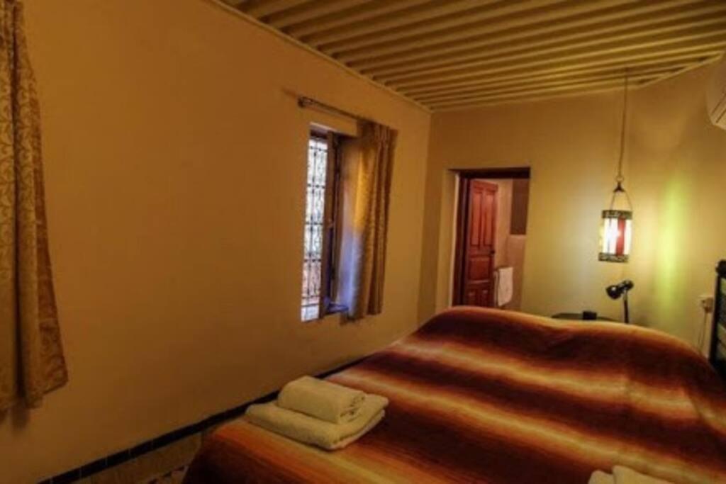 Budget Double Room - Photo 10