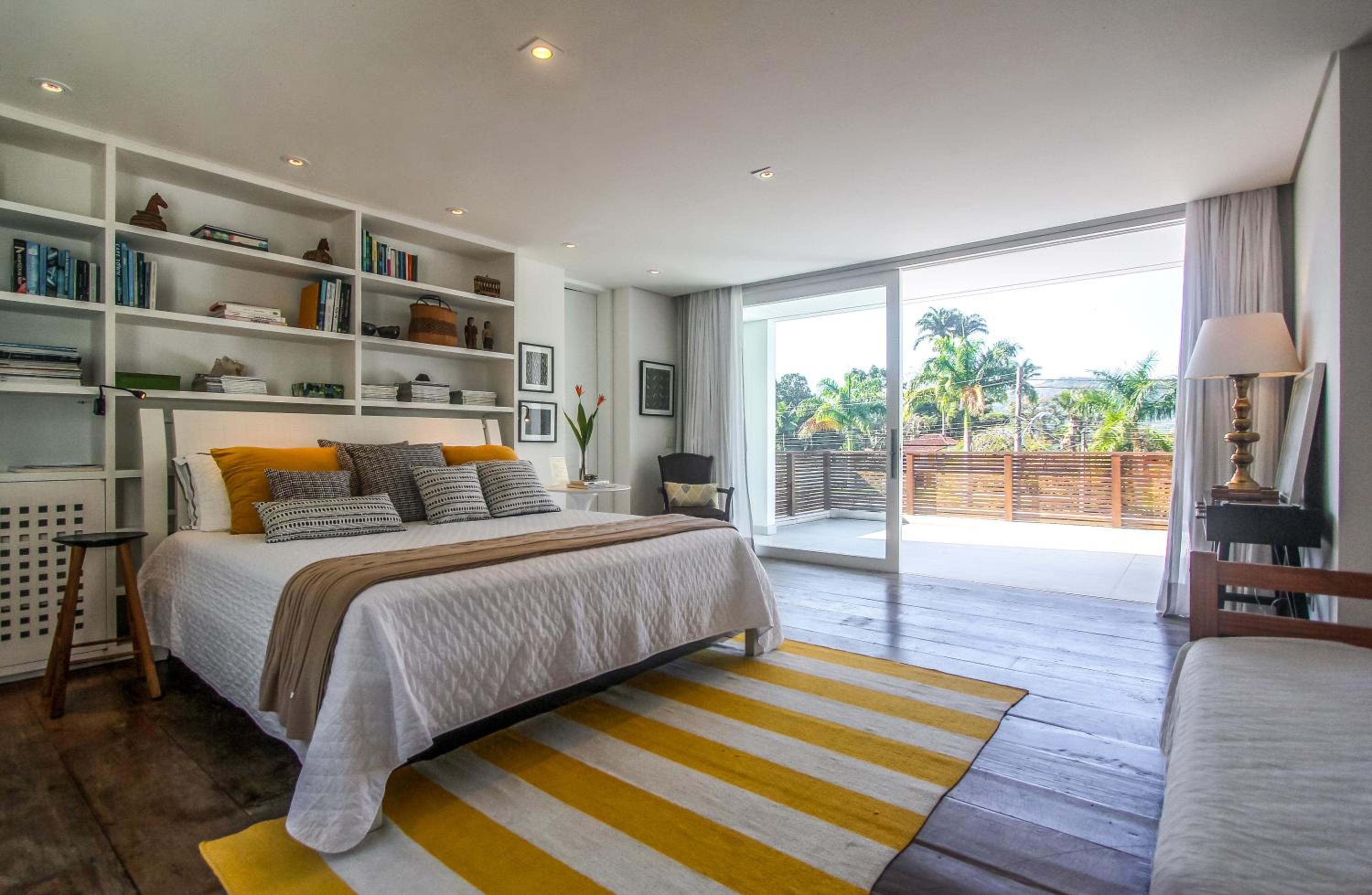Deluxe King Suite - Photo 8