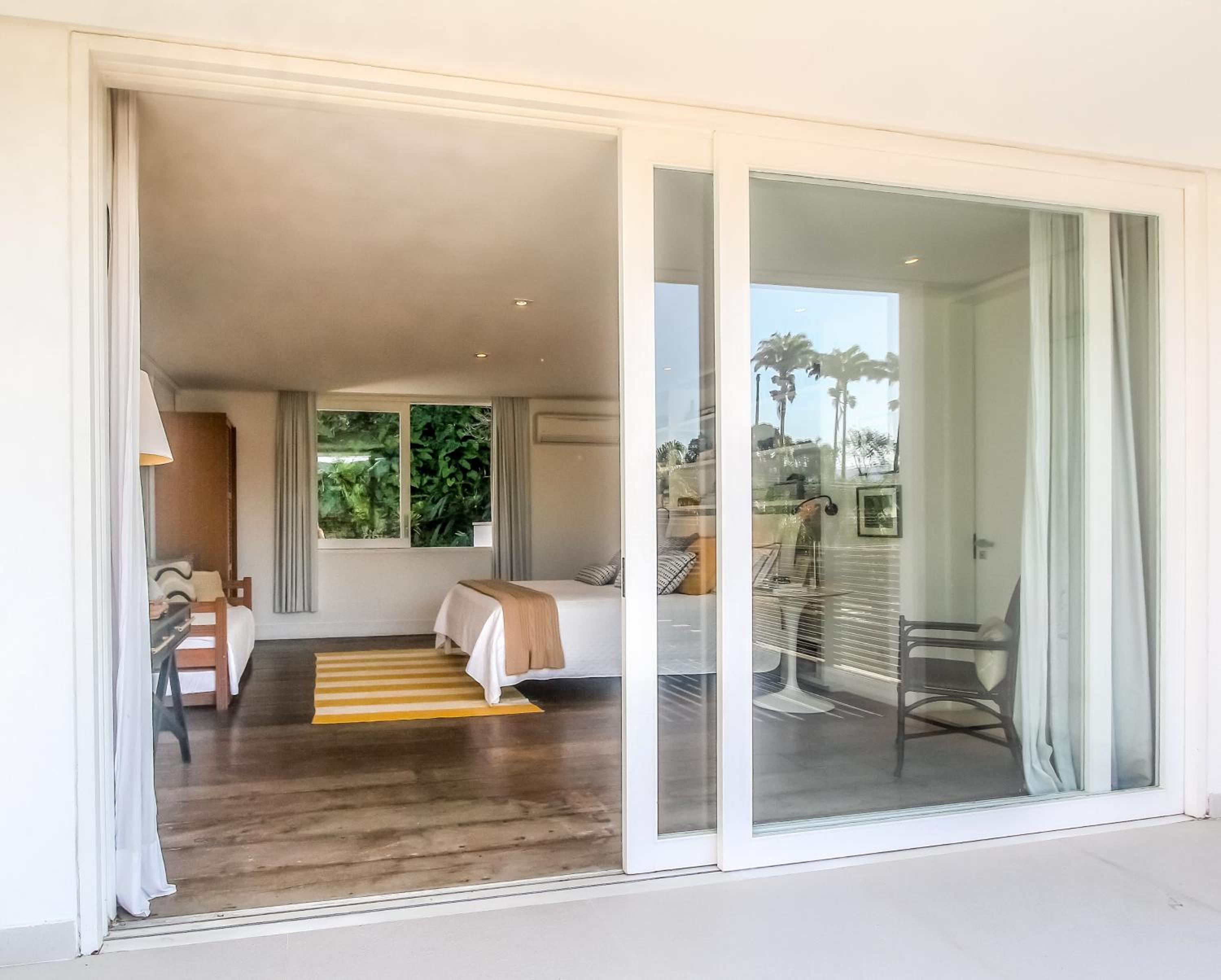 Deluxe King Suite - Photo 6