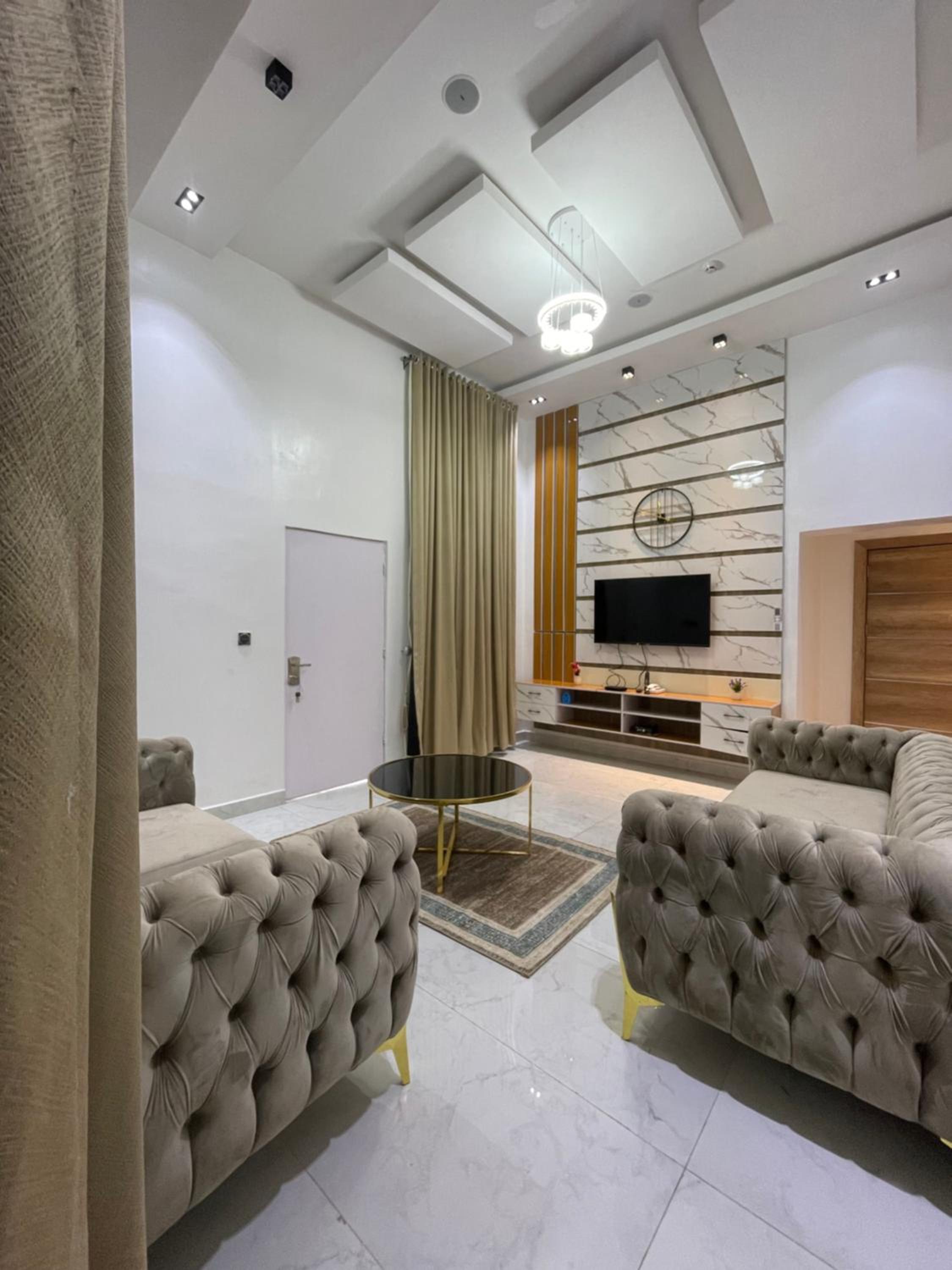 One-Bedroom Apartment - Photo 1
