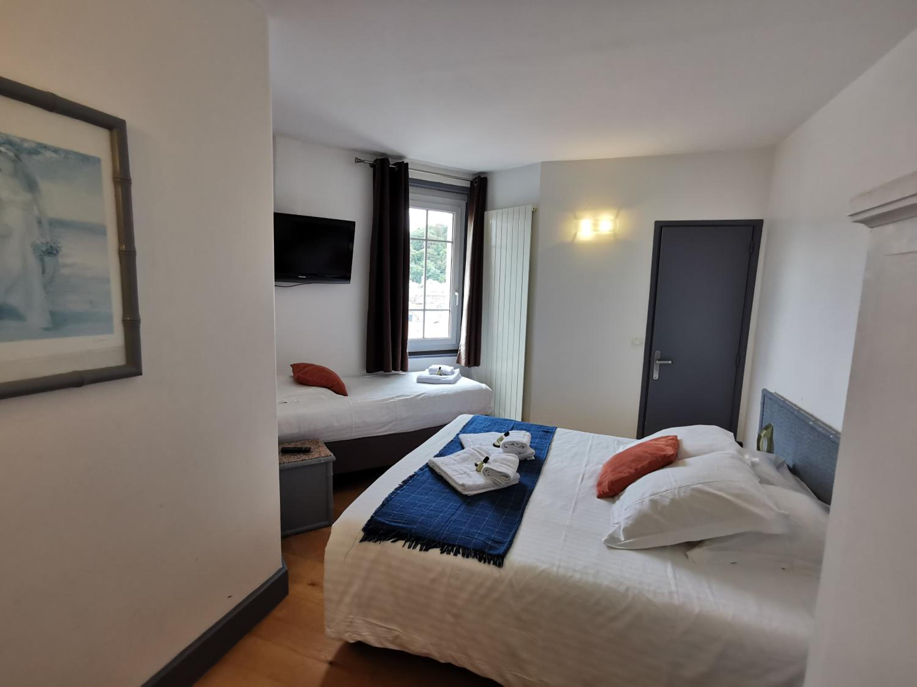 Standard Triple Room photo 2